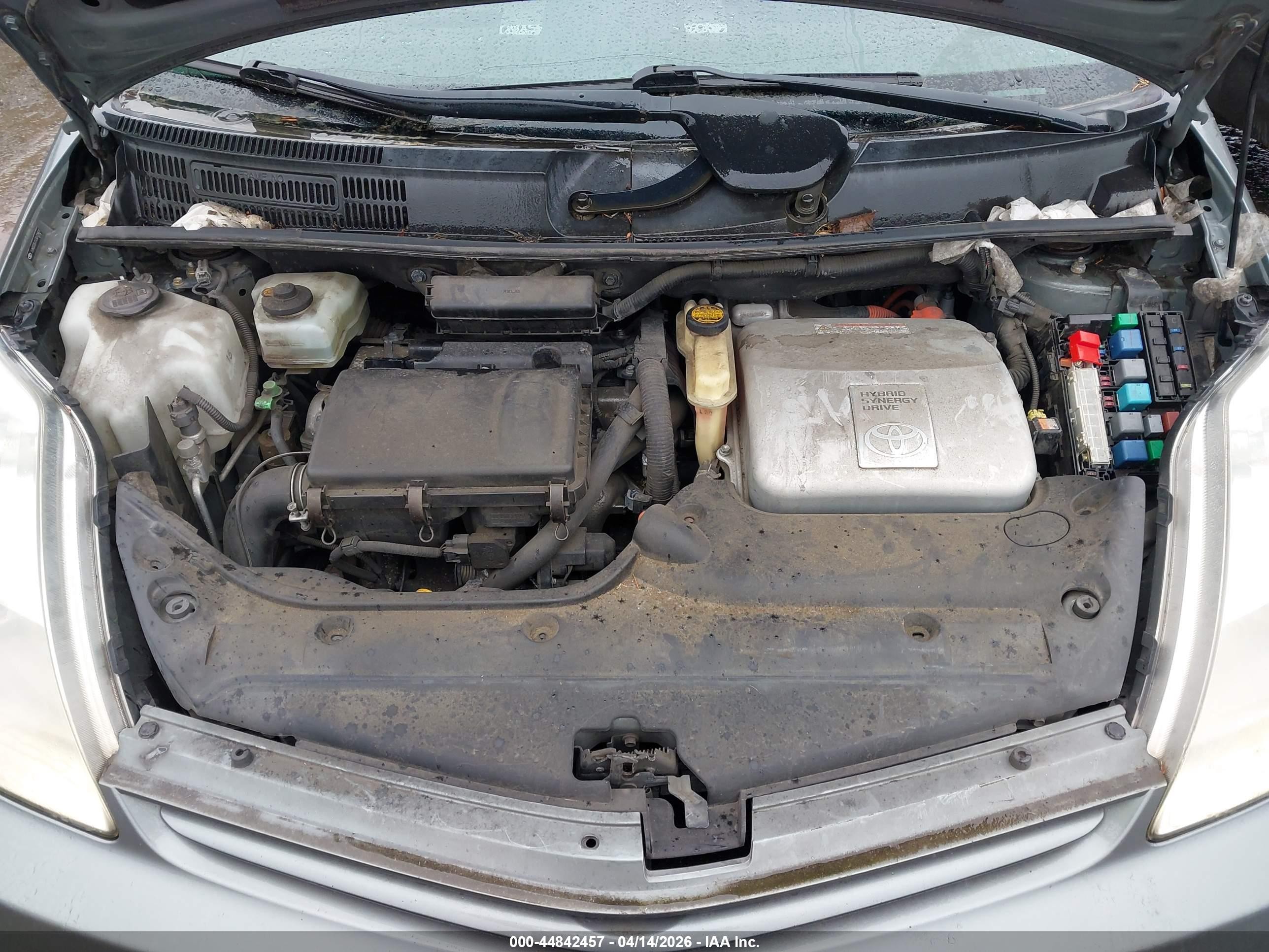 2005 Toyota Prius   Silver vin: JTDKB22U153072801