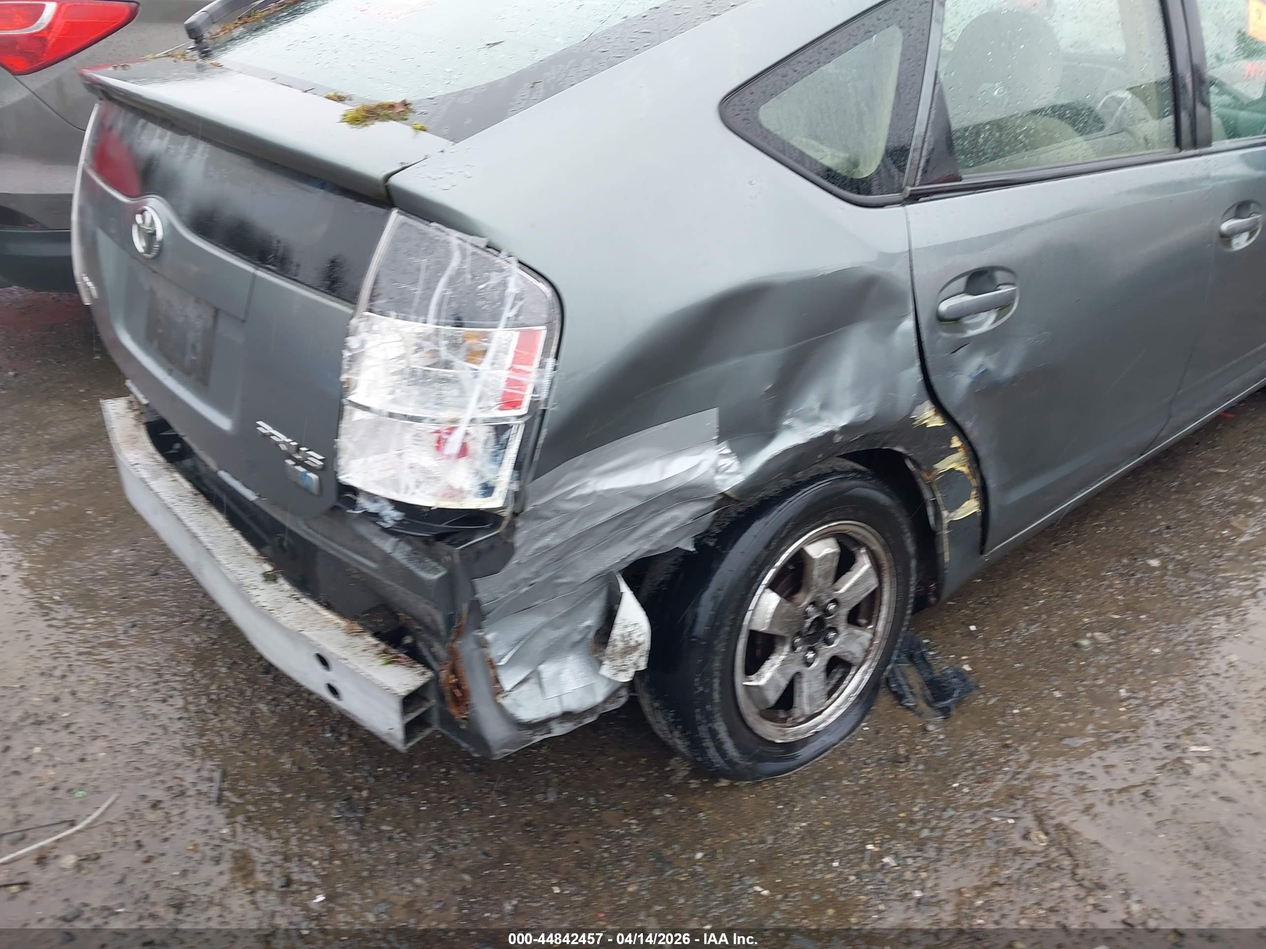 2005 Toyota Prius   Silver vin: JTDKB22U153072801