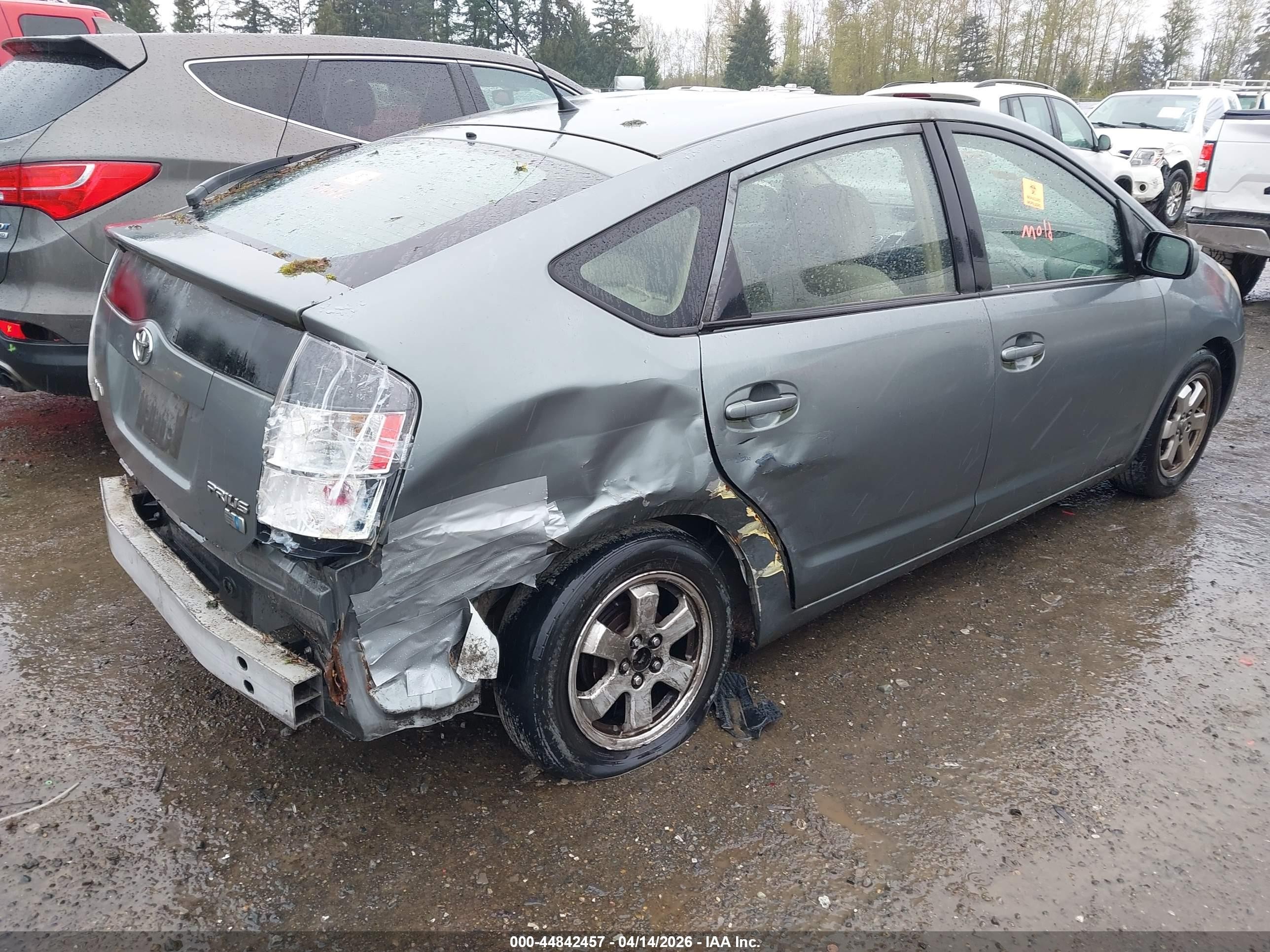 2005 Toyota Prius   Silver vin: JTDKB22U153072801