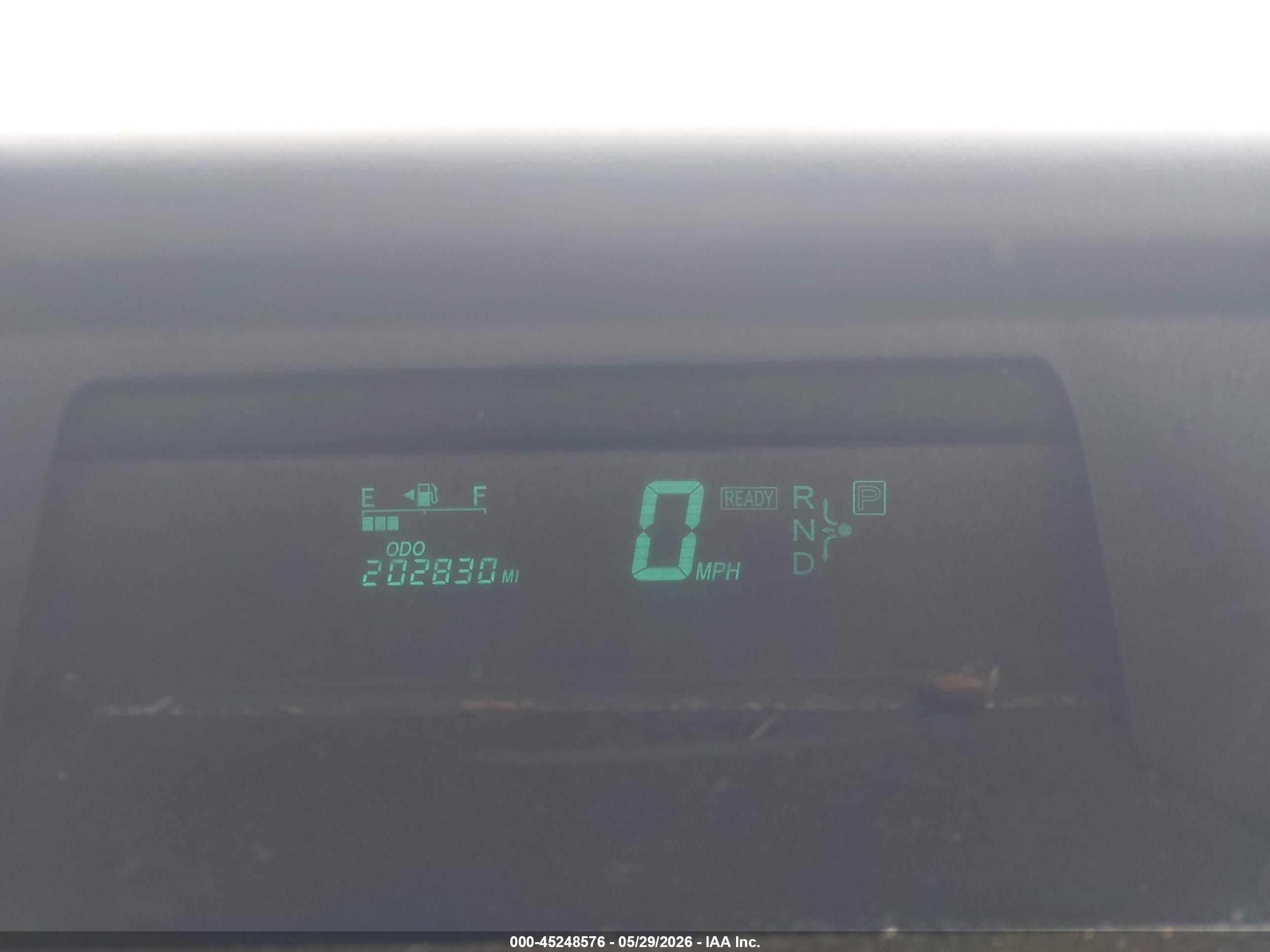 2005 Toyota Prius   White vin: JTDKB22U153111192