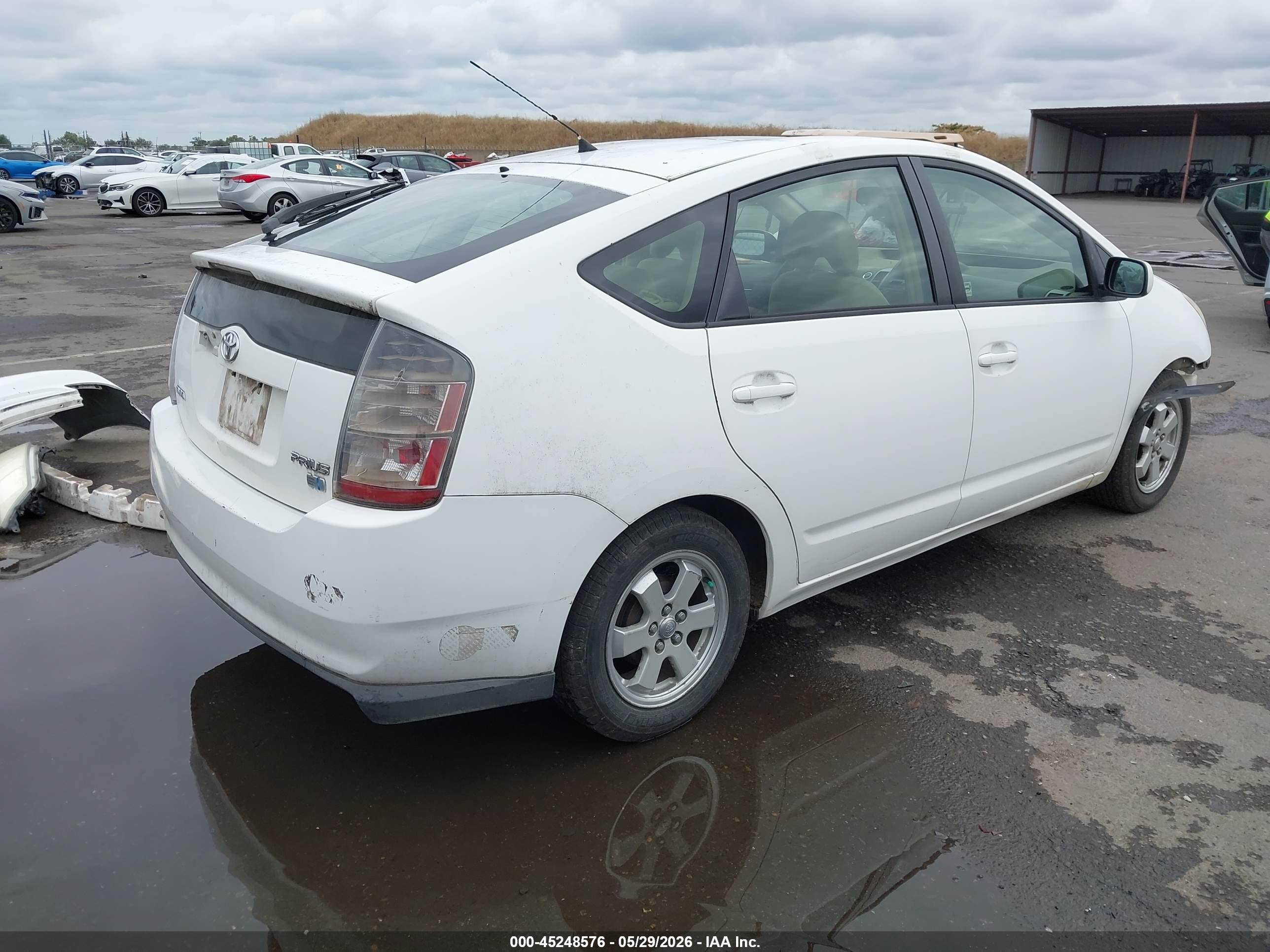 2005 Toyota Prius   White vin: JTDKB22U153111192