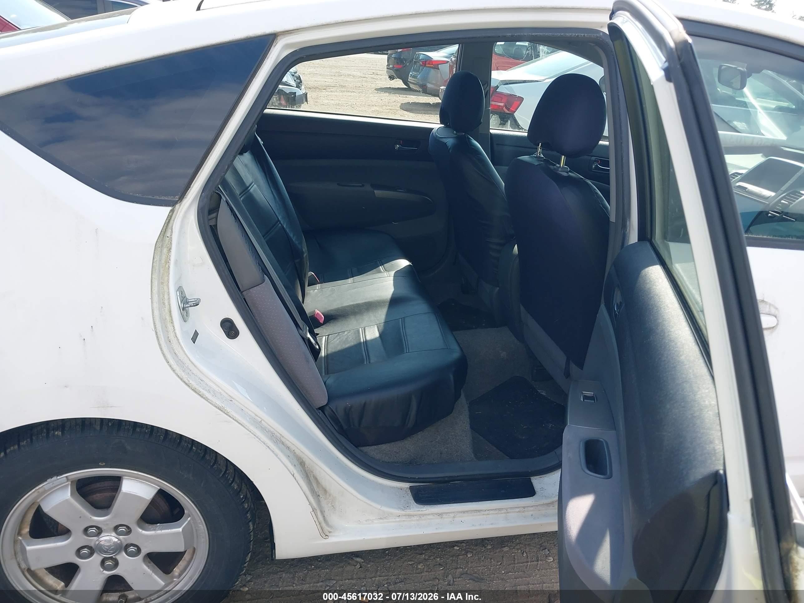 2006 Toyota Prius   Белый vin: JTDKB22U163145103