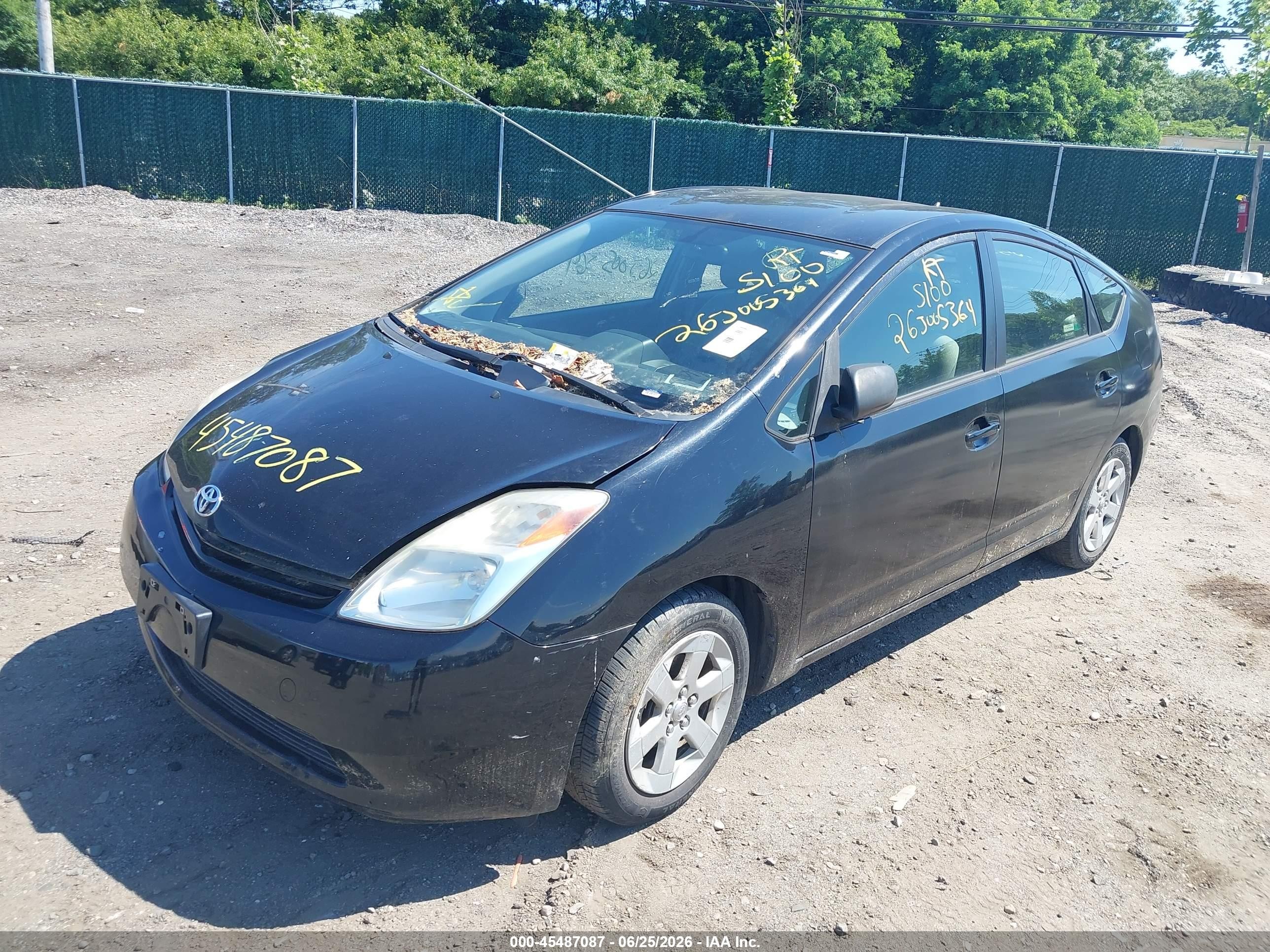 2004 Toyota Prius   Black vin: JTDKB22U240071074