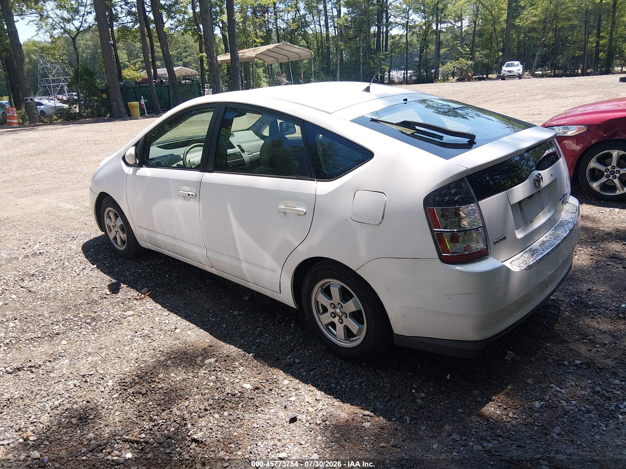 2004 Toyota Prius   White vin: JTDKB22U440024418
