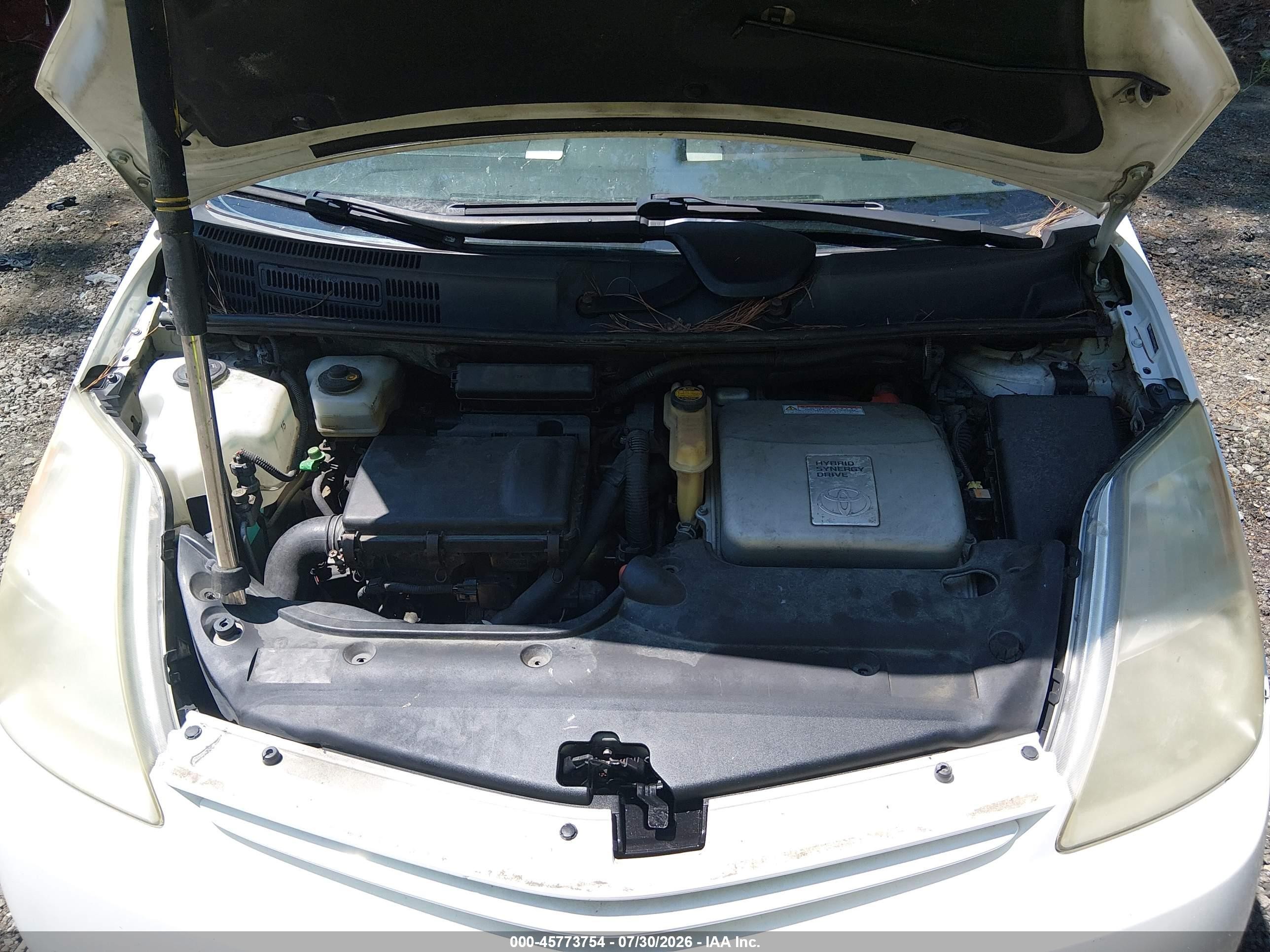 2004 Toyota Prius   White vin: JTDKB22U440024418