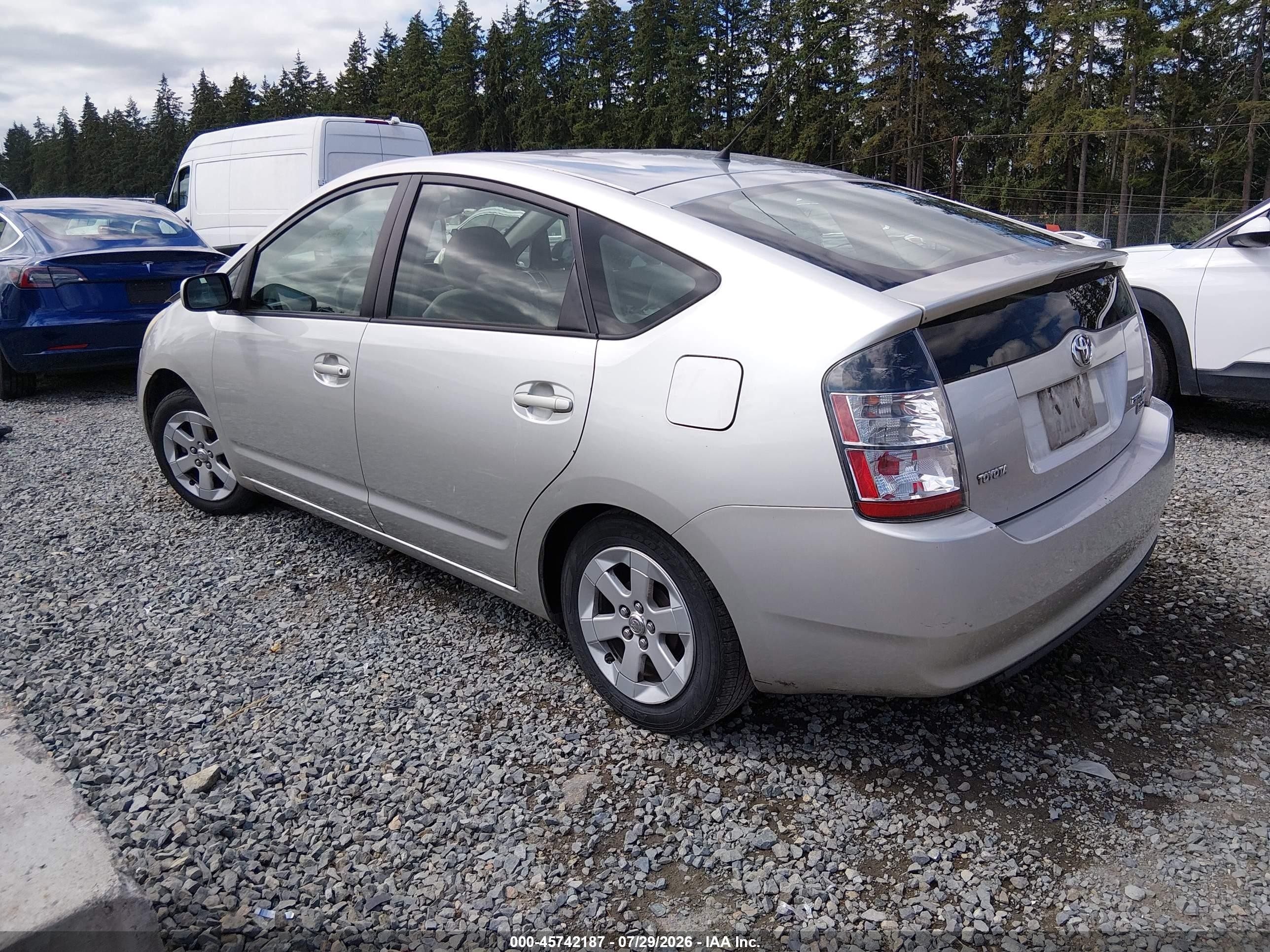 2004 Toyota Prius   Silver vin: JTDKB22U440029196