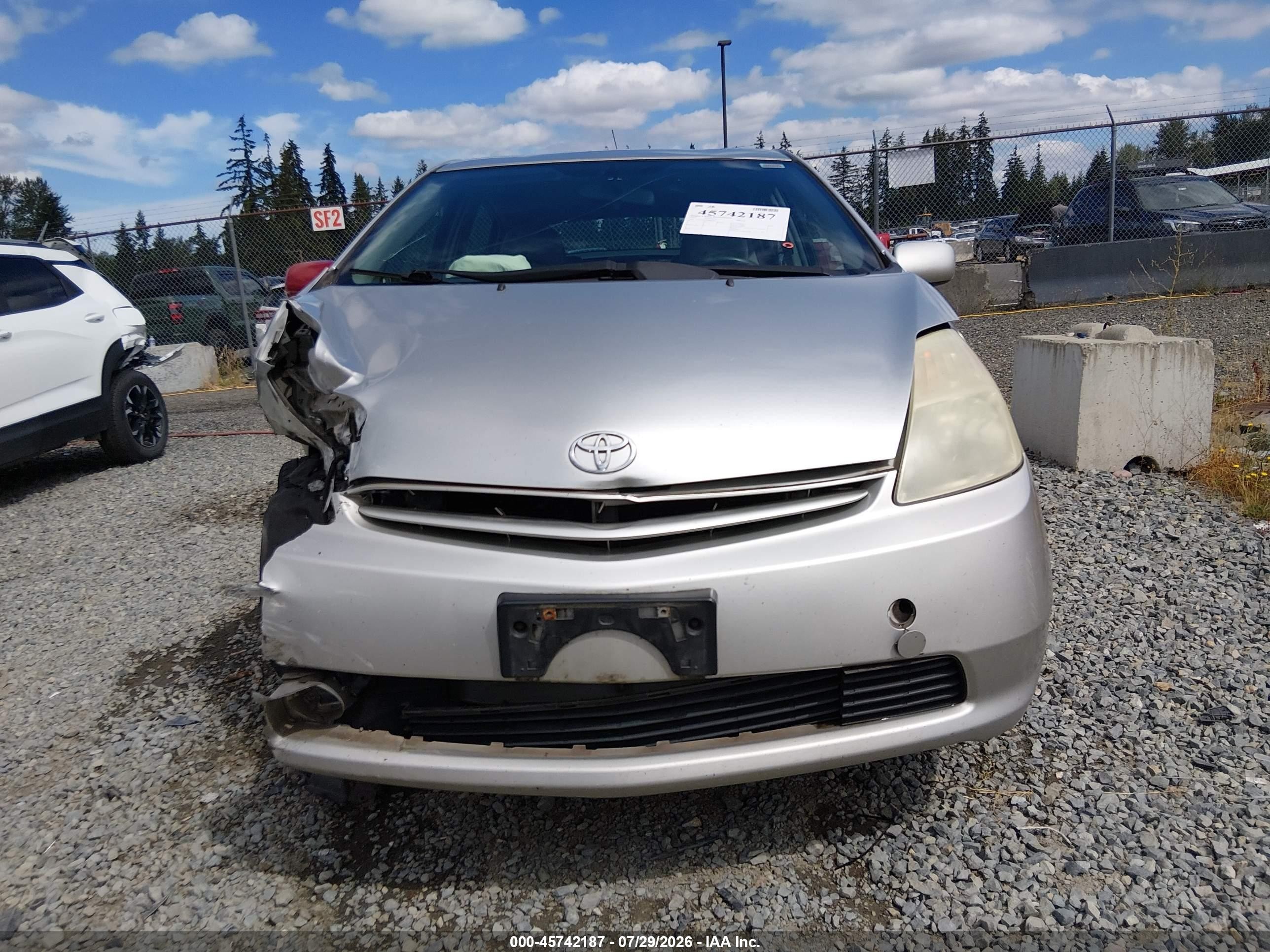 2004 Toyota Prius   Silver vin: JTDKB22U440029196