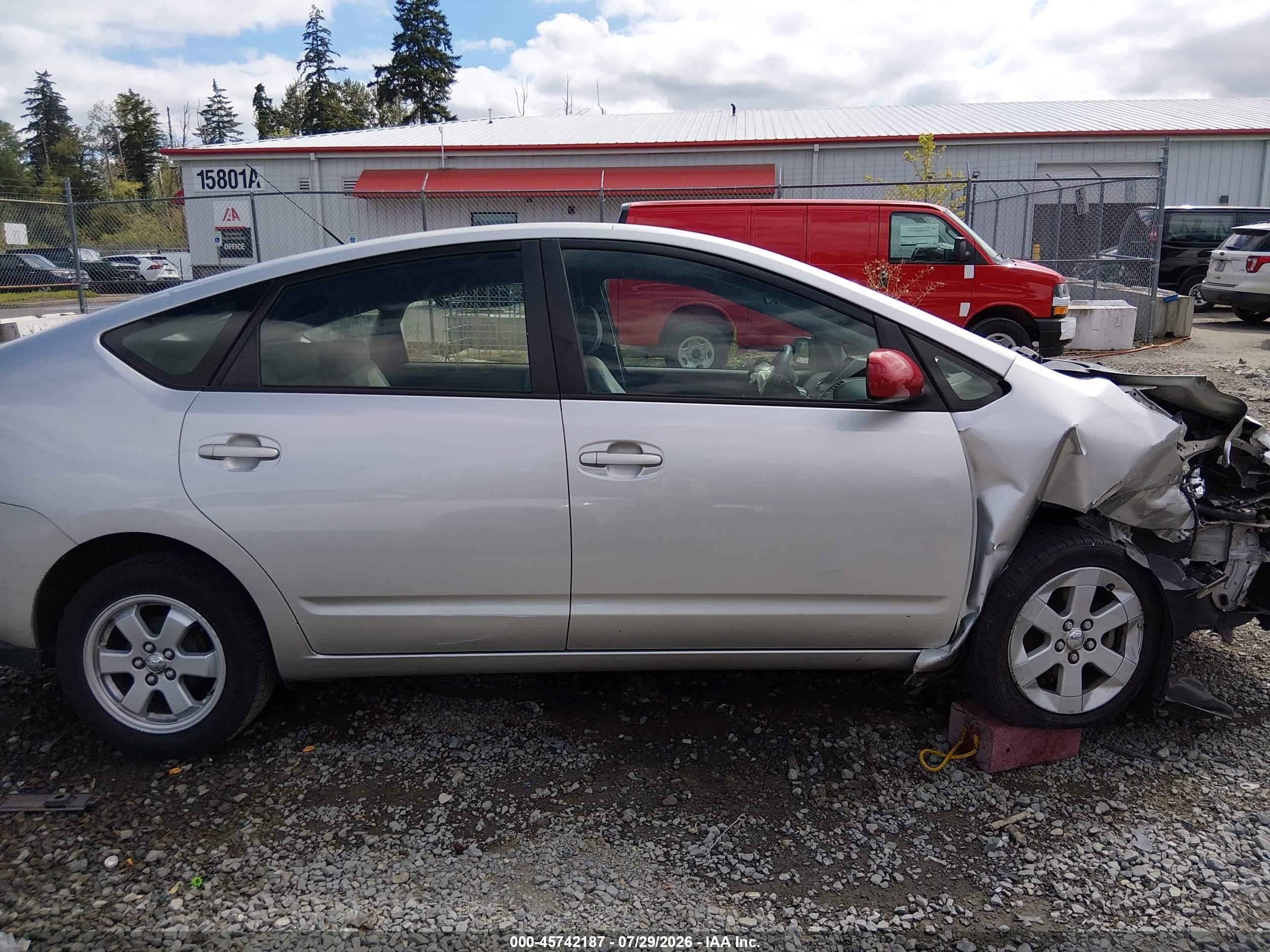 2004 Toyota Prius   Silver vin: JTDKB22U440029196