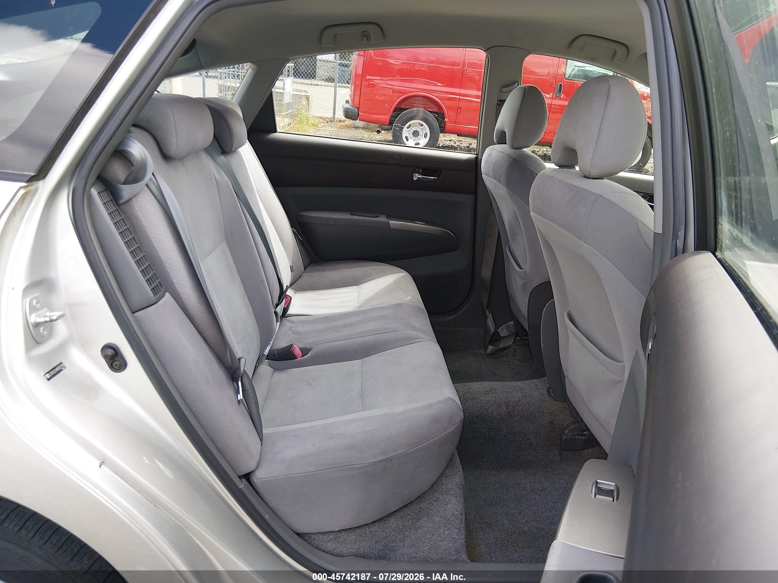 2004 Toyota Prius   Silver vin: JTDKB22U440029196