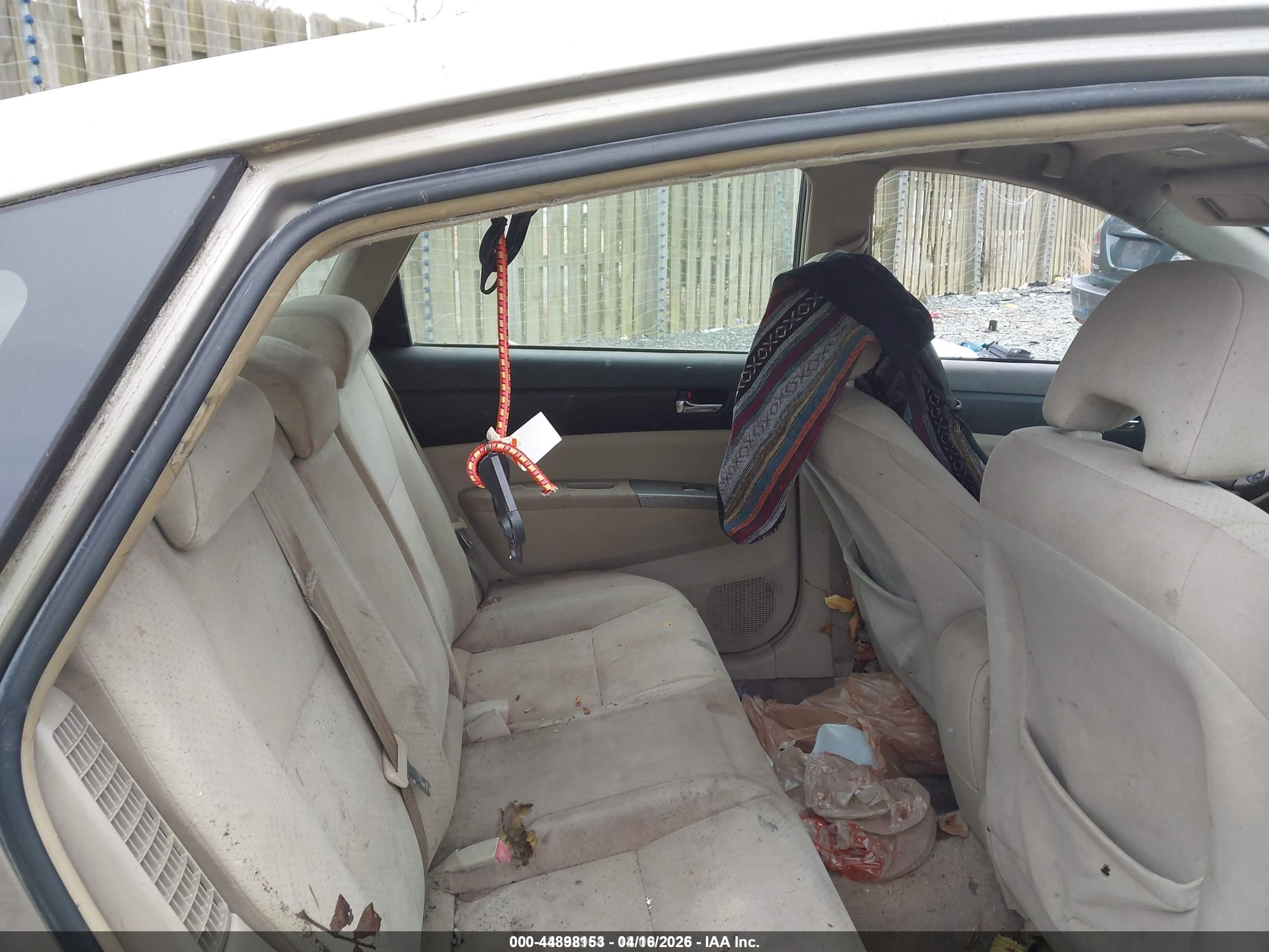 2005 Toyota Prius   Желто-коричневый vin: JTDKB22U453002502