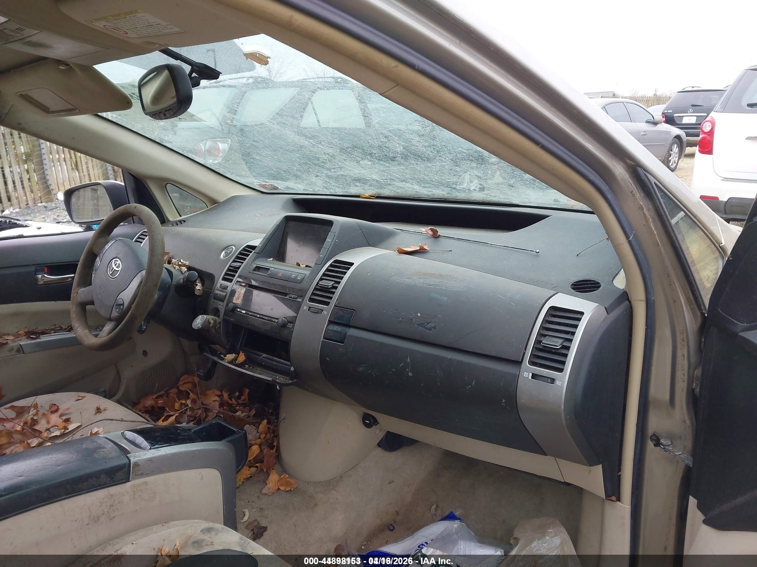2005 Toyota Prius   Желто-коричневый vin: JTDKB22U453002502