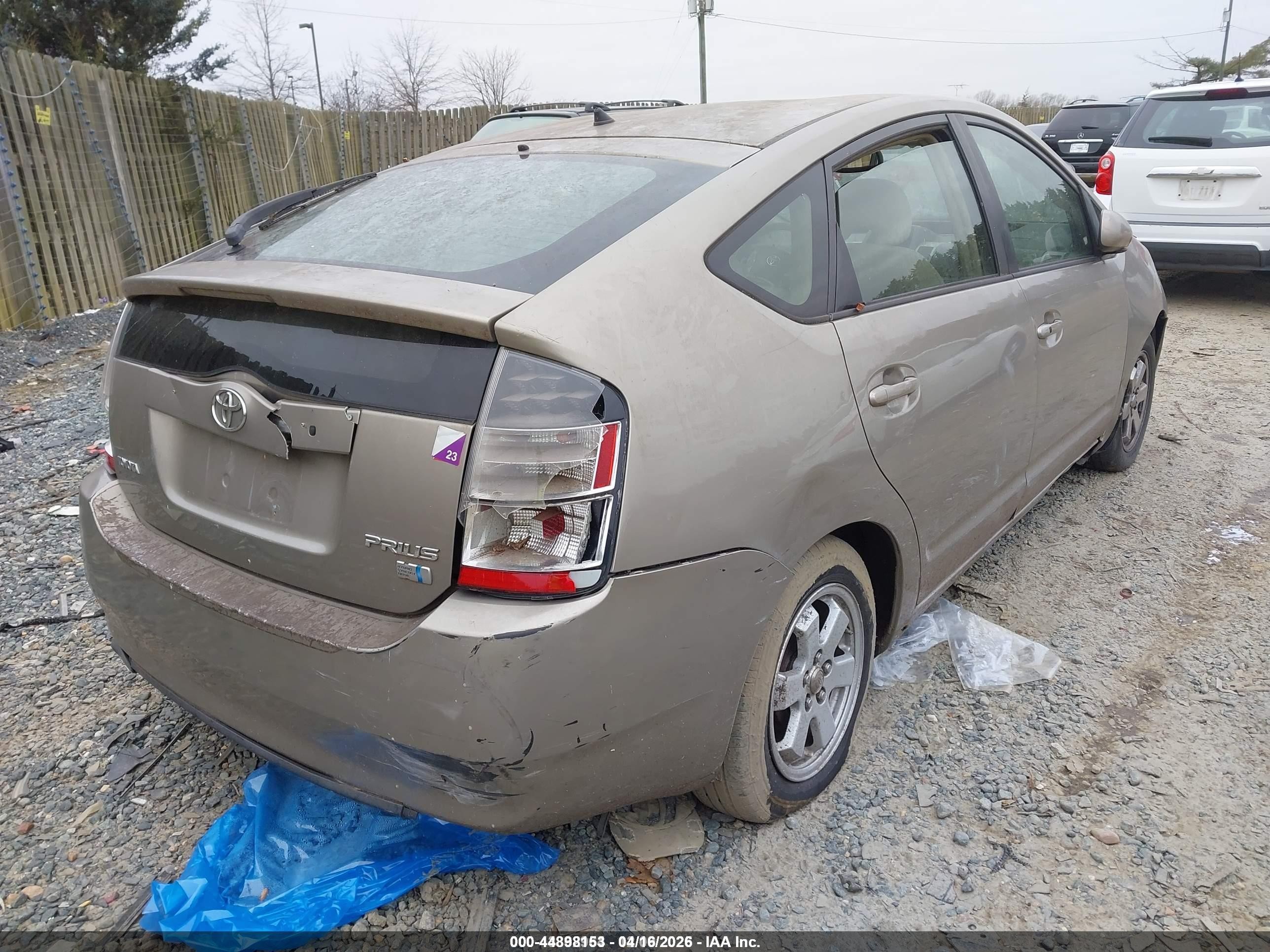 2005 Toyota Prius   Желто-коричневый vin: JTDKB22U453002502