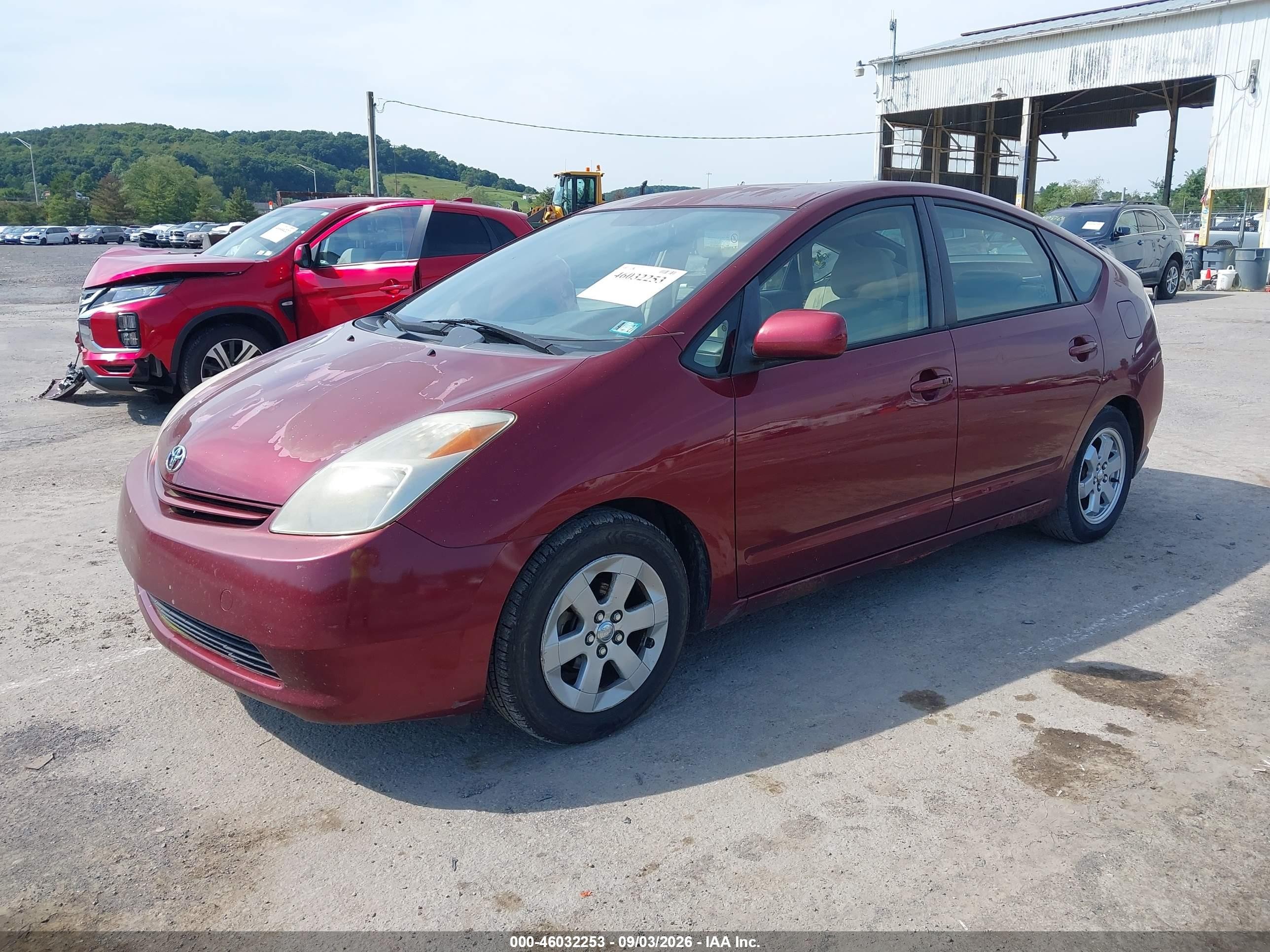 2005 Toyota Prius   Red vin: JTDKB22U457007255