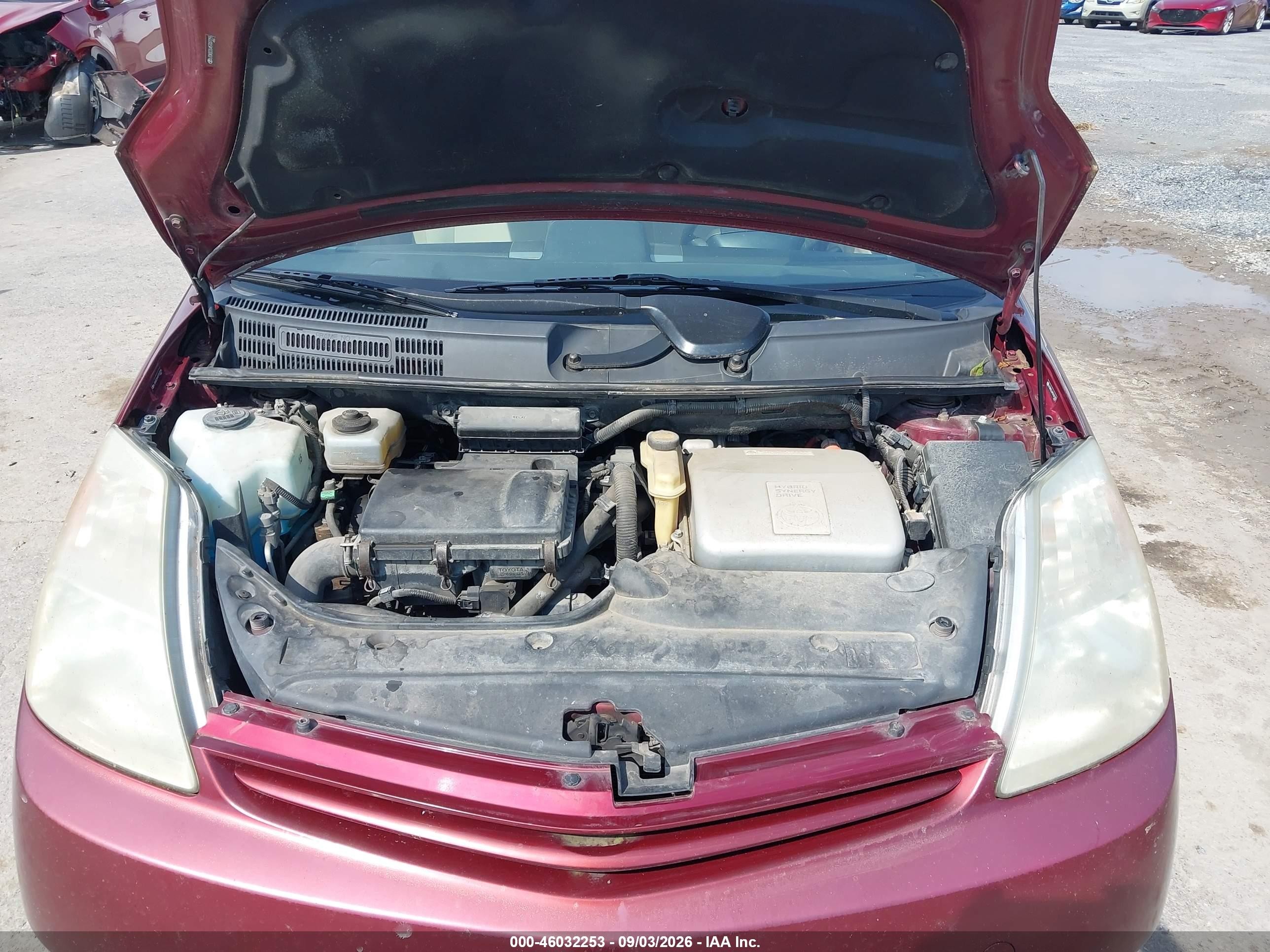 2005 Toyota Prius   Red vin: JTDKB22U457007255