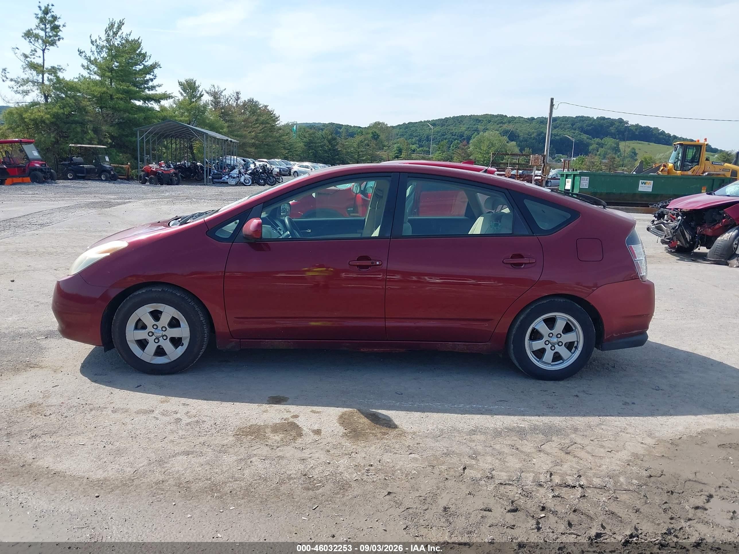2005 Toyota Prius   Red vin: JTDKB22U457007255