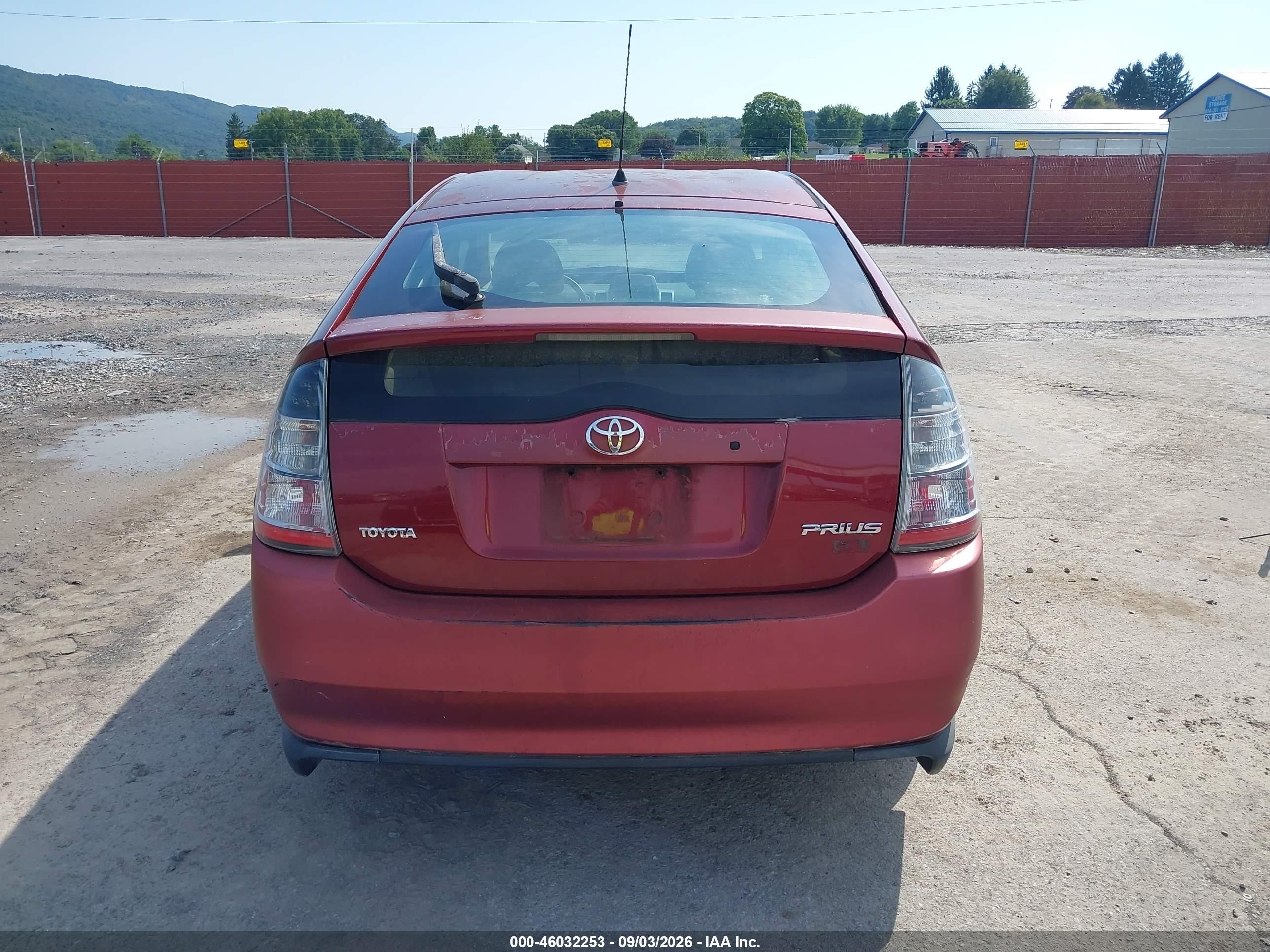 2005 Toyota Prius   Red vin: JTDKB22U457007255
