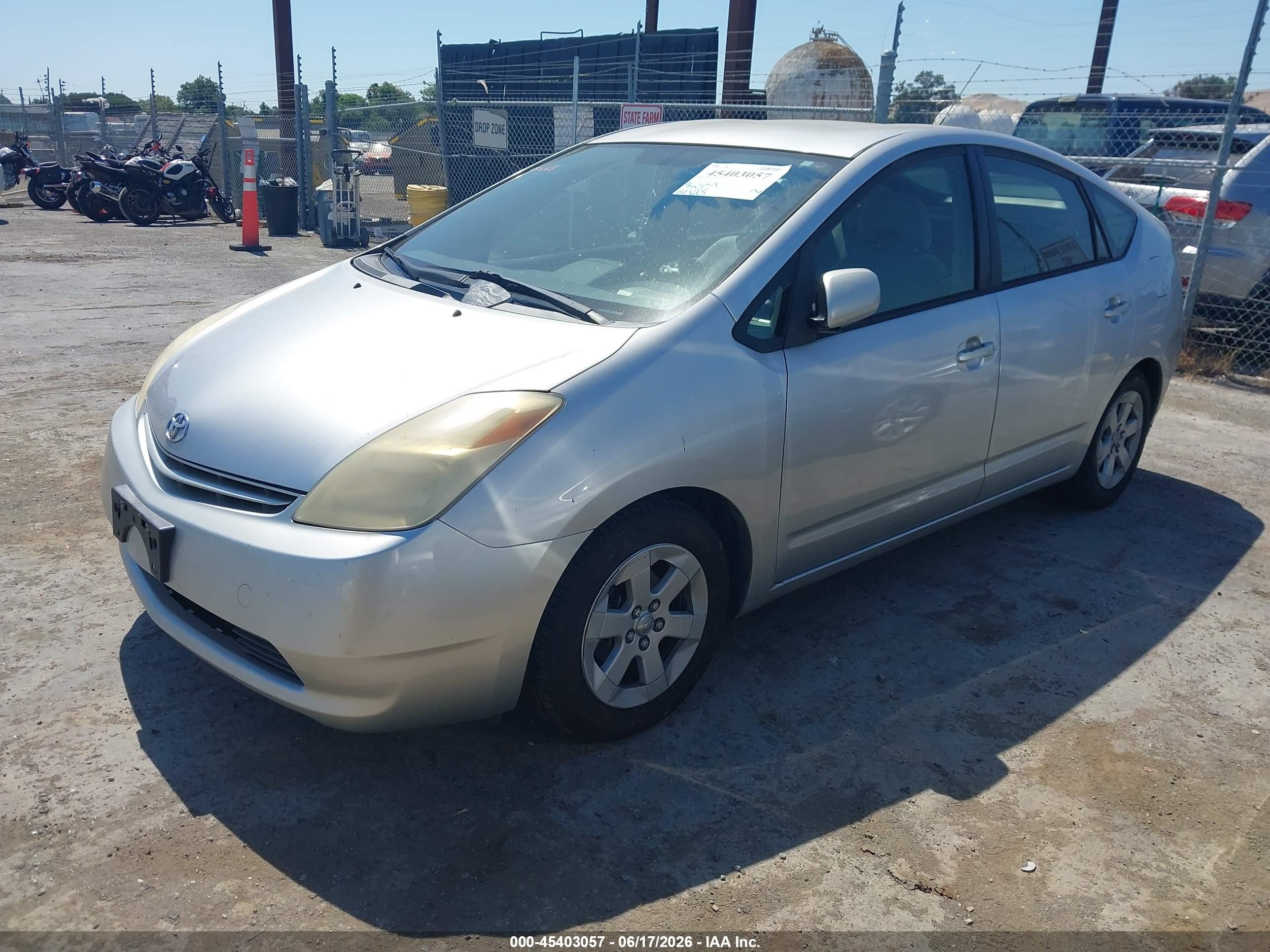 2005 Toyota Prius Gray vin: JTDKB22U457019096