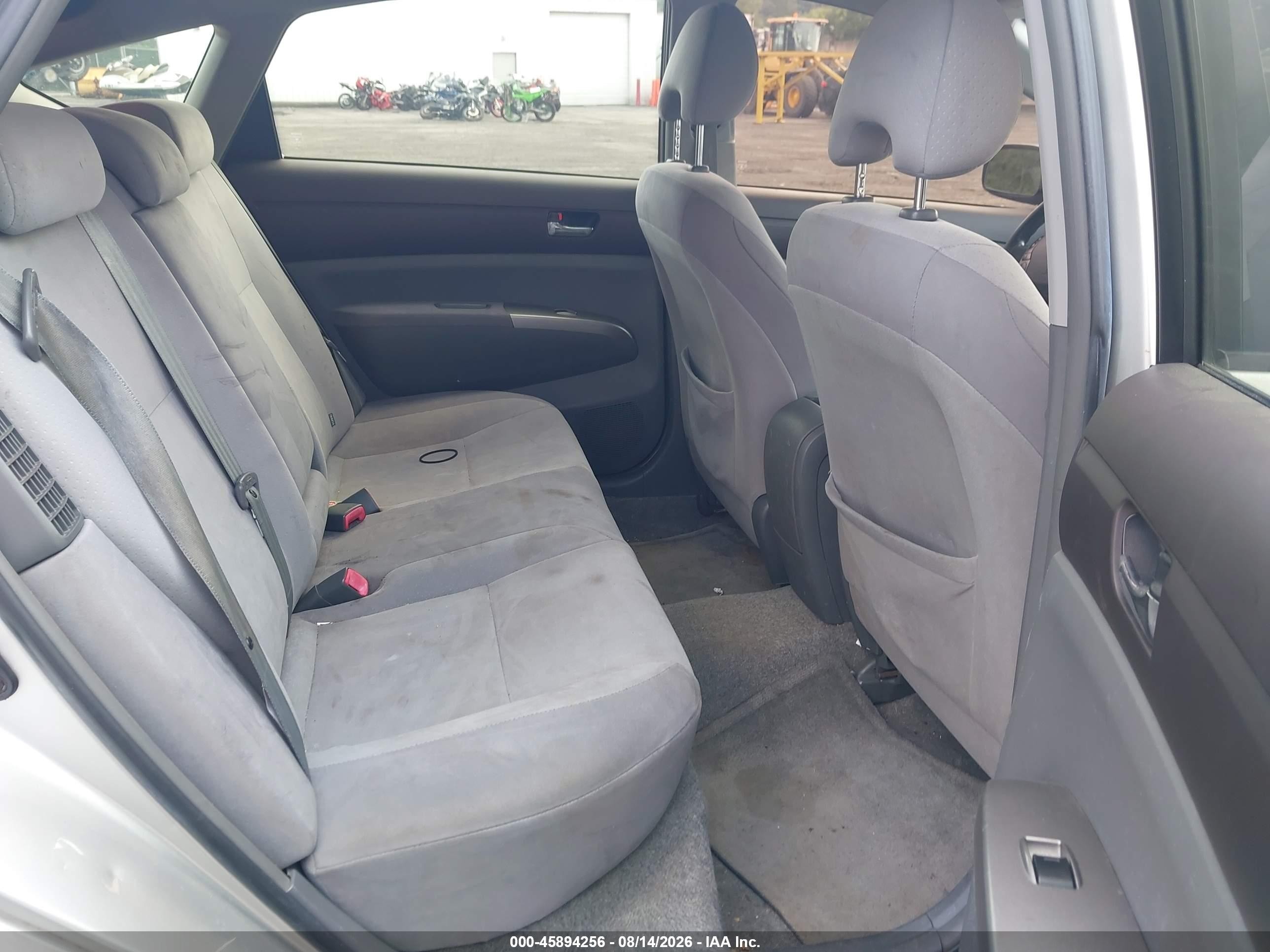 2004 Toyota Prius   Silver vin: JTDKB22U540018532