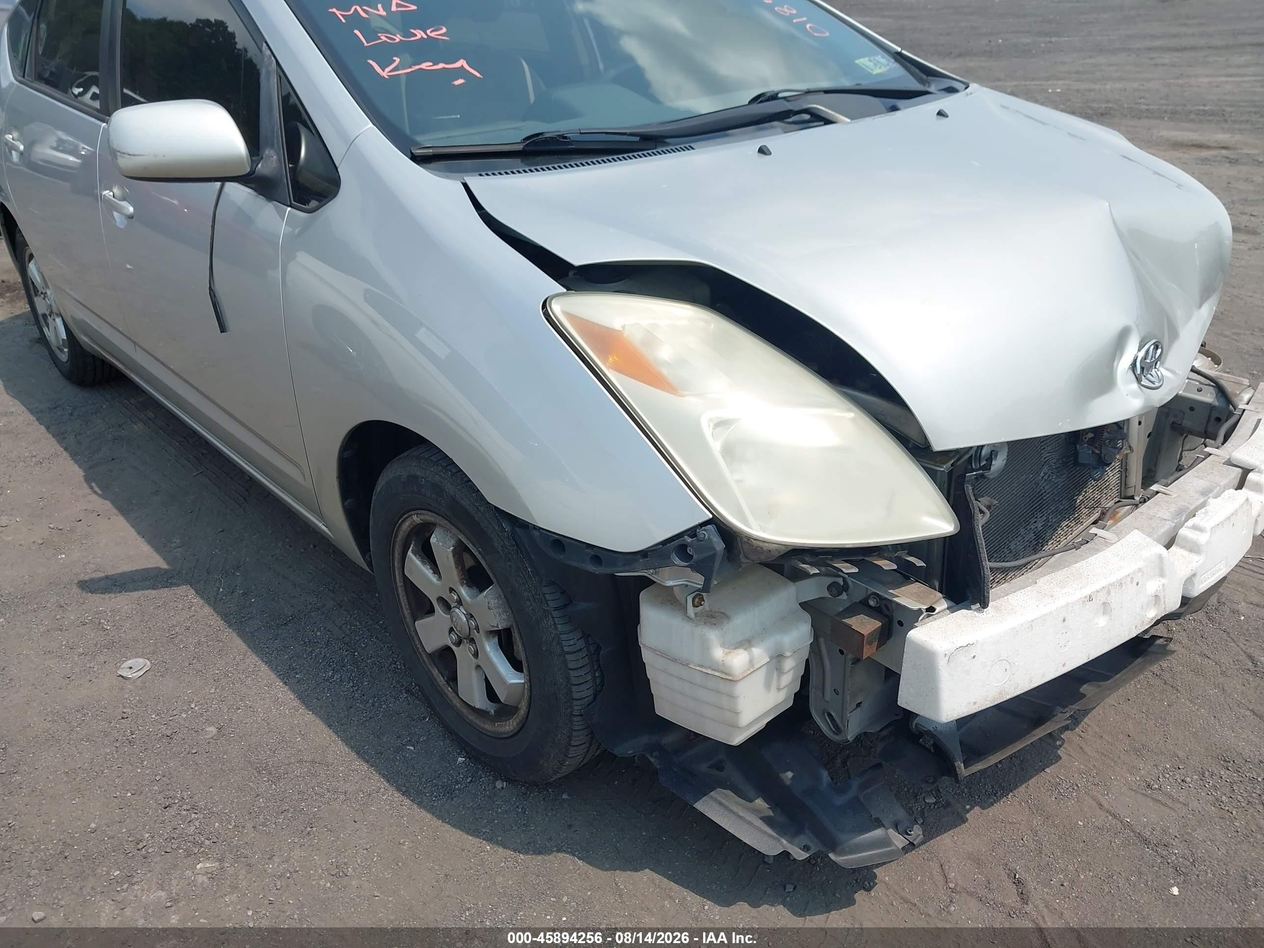 2004 Toyota Prius   Silver vin: JTDKB22U540018532