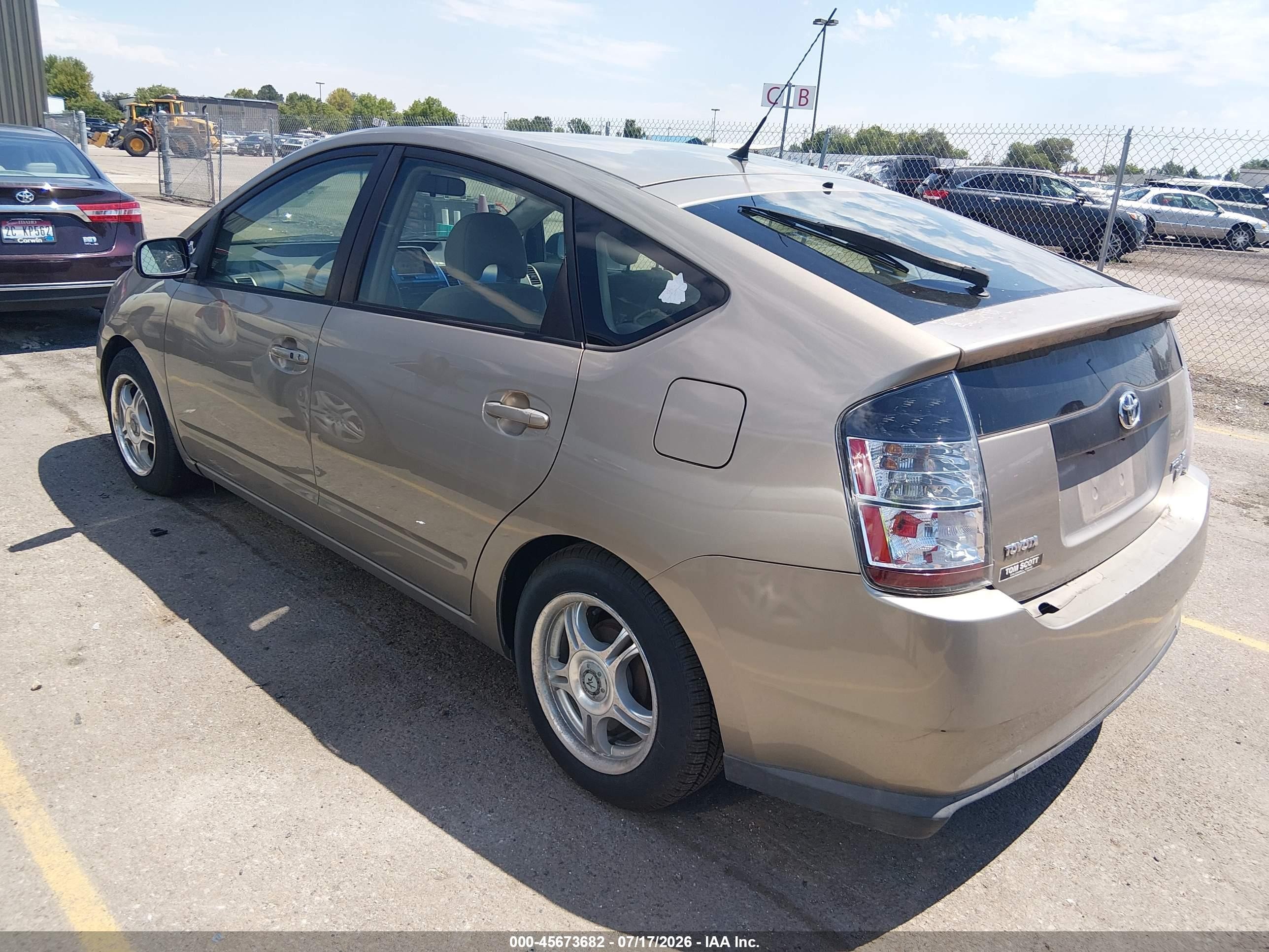 2004 Toyota Prius   Beige vin: JTDKB22U540022306