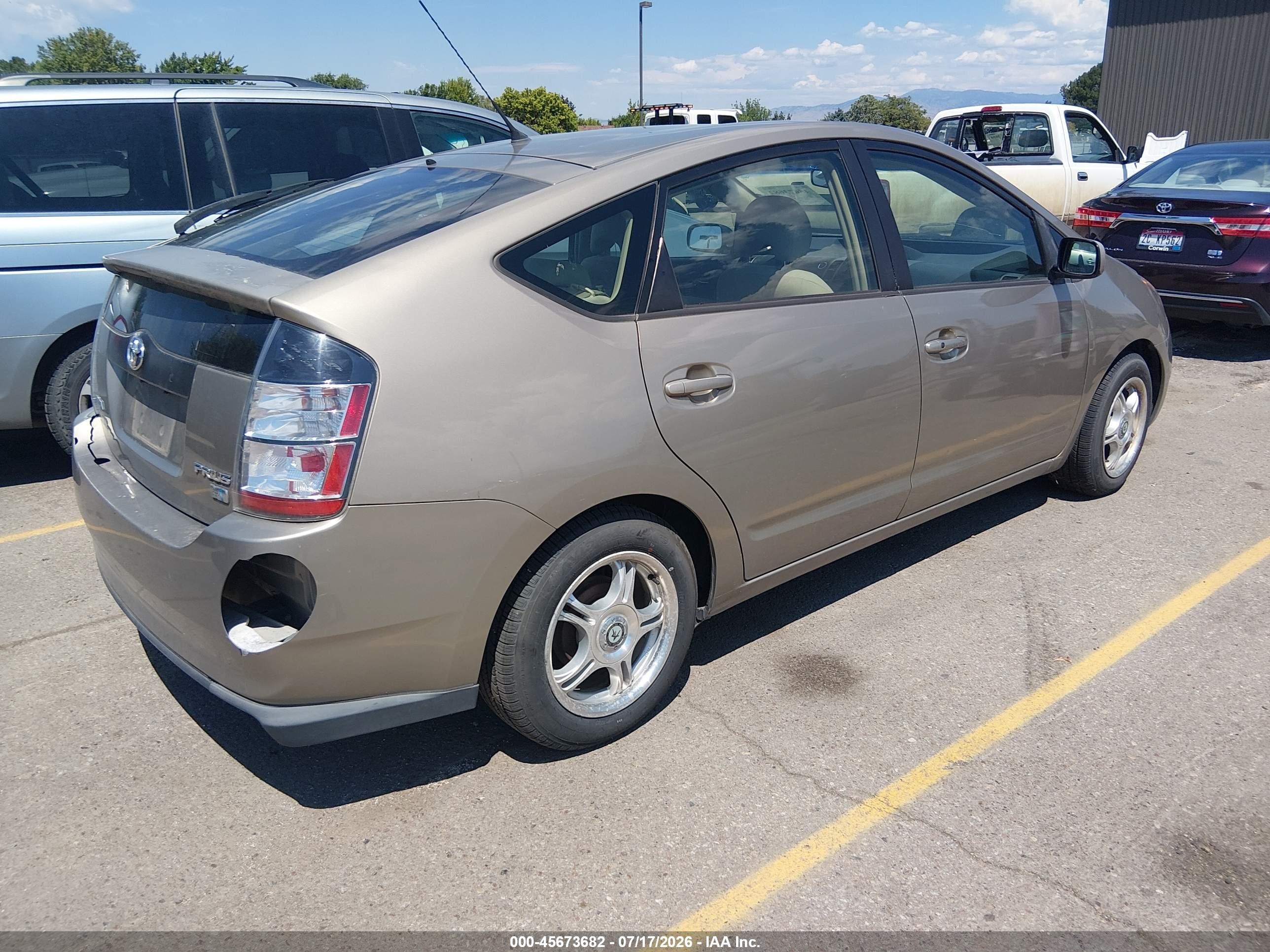 2004 Toyota Prius   Beige vin: JTDKB22U540022306