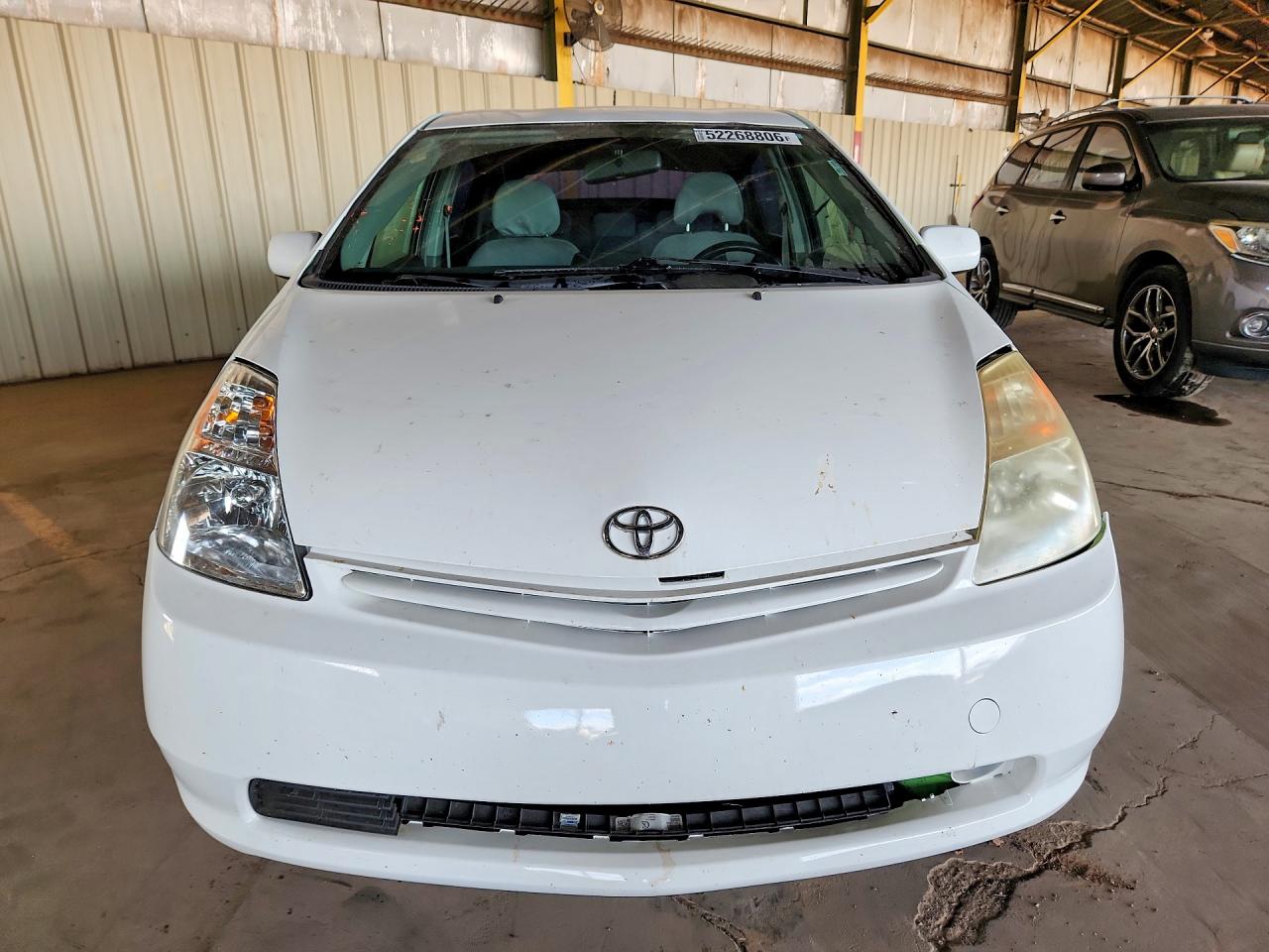 2004 Toyota Prius Base White vin: JTDKB22U540061221