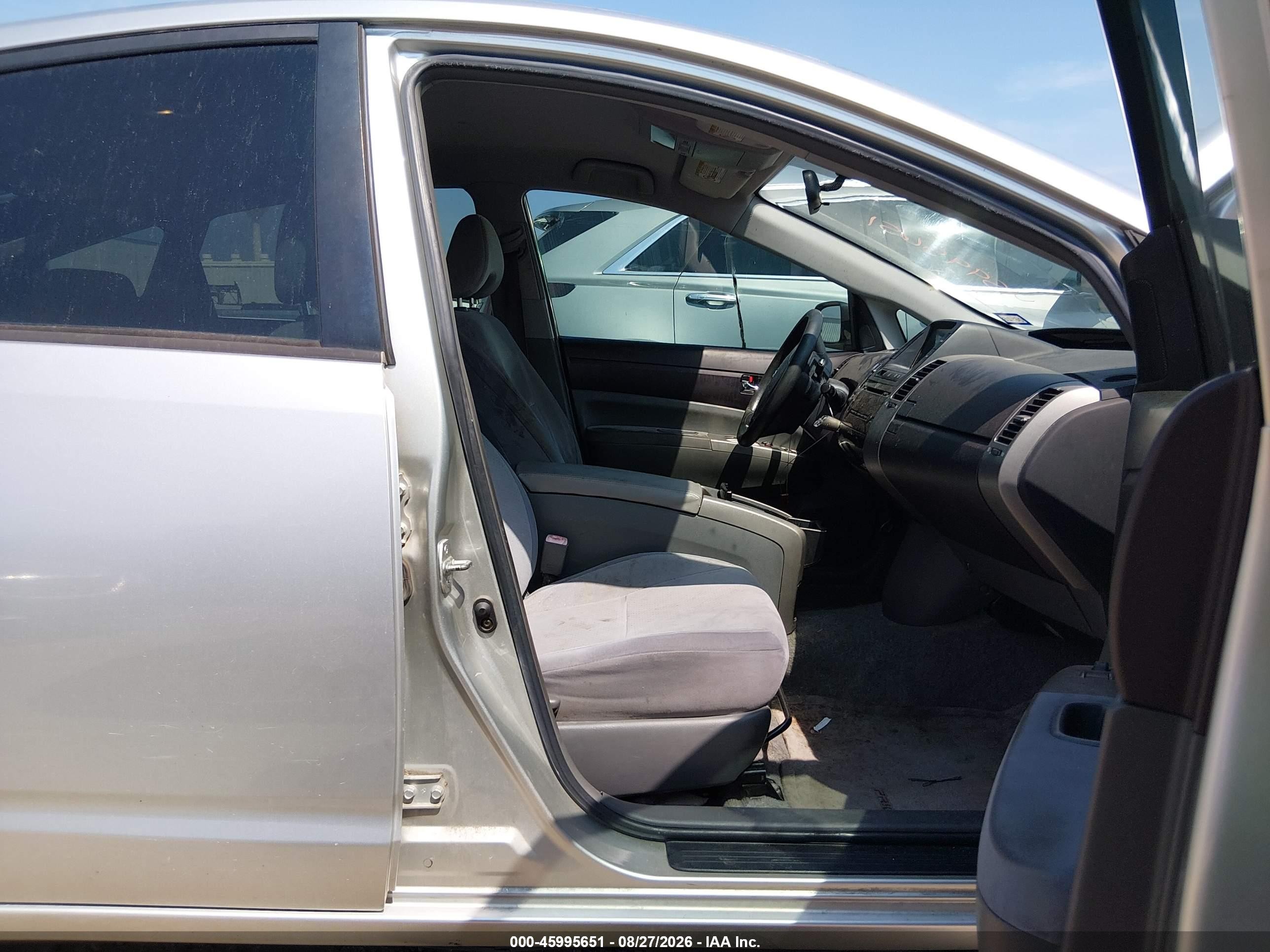 2005 Toyota Prius   Silver vin: JTDKB22U557010813