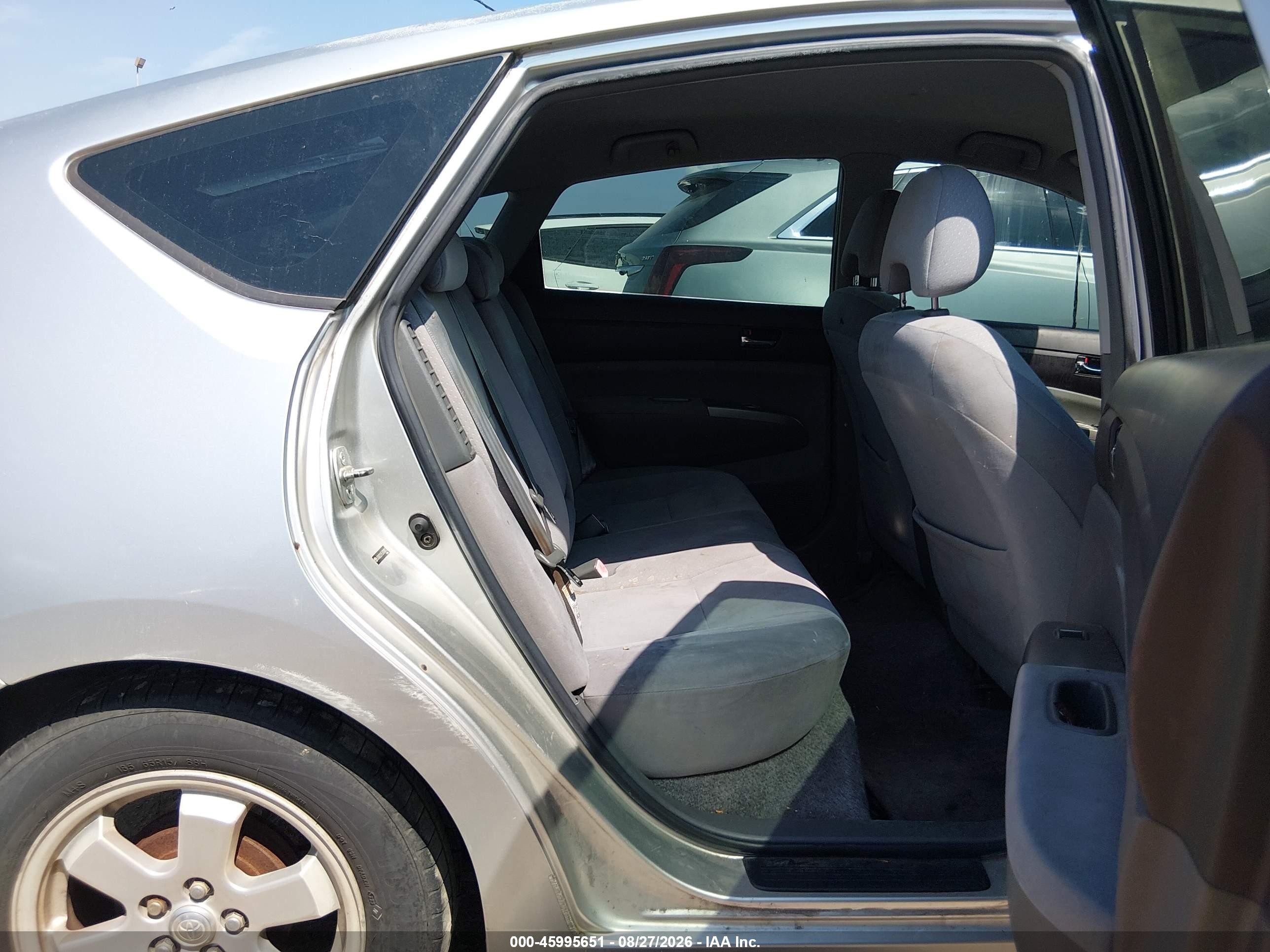 2005 Toyota Prius   Silver vin: JTDKB22U557010813