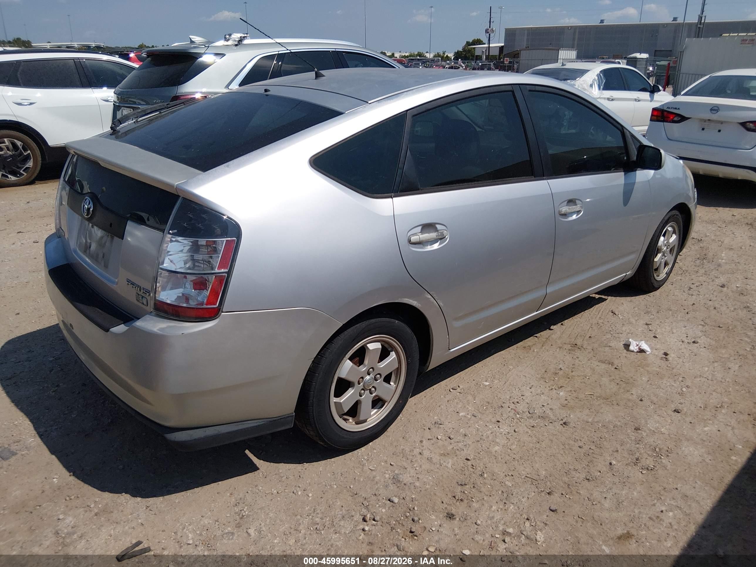 2005 Toyota Prius   Silver vin: JTDKB22U557010813
