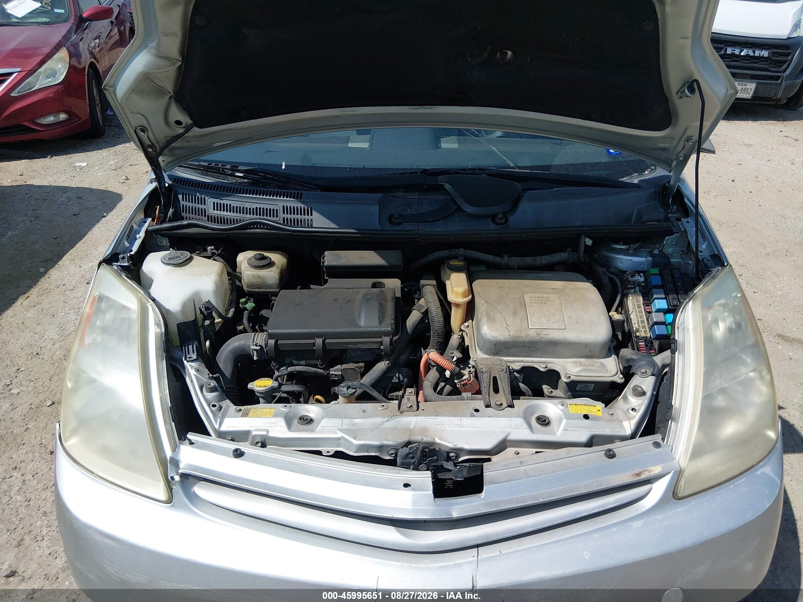 2005 Toyota Prius   Silver vin: JTDKB22U557010813