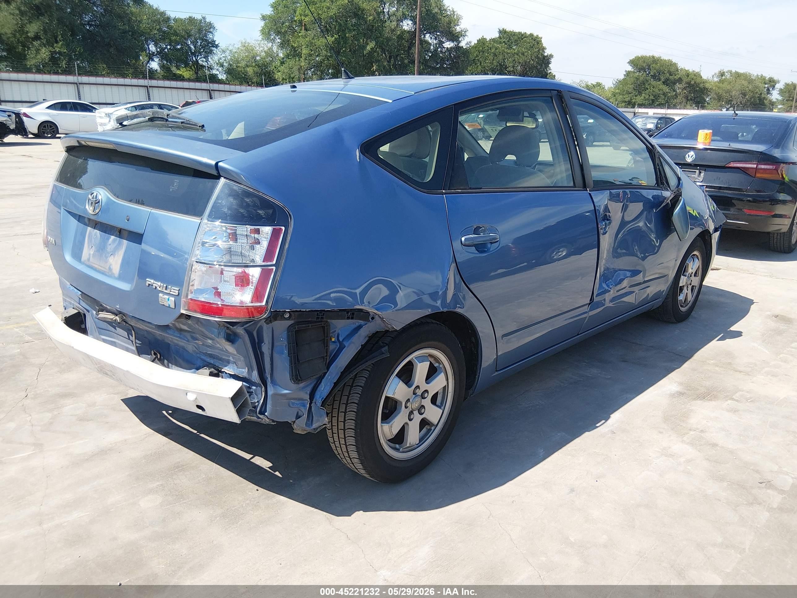 2005 Toyota Prius   Light Blue vin: JTDKB22U557043018