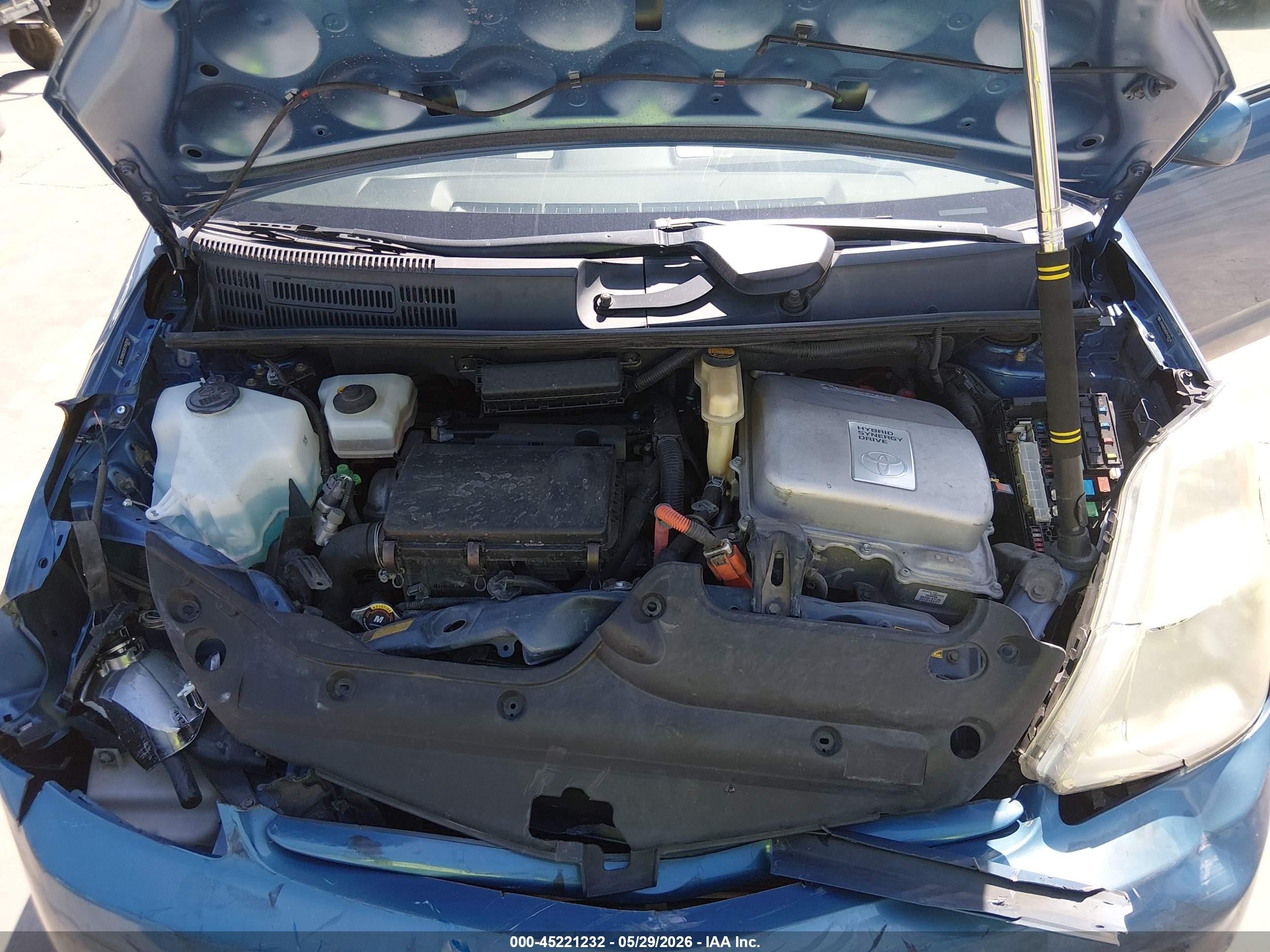 2005 Toyota Prius   Light Blue vin: JTDKB22U557043018