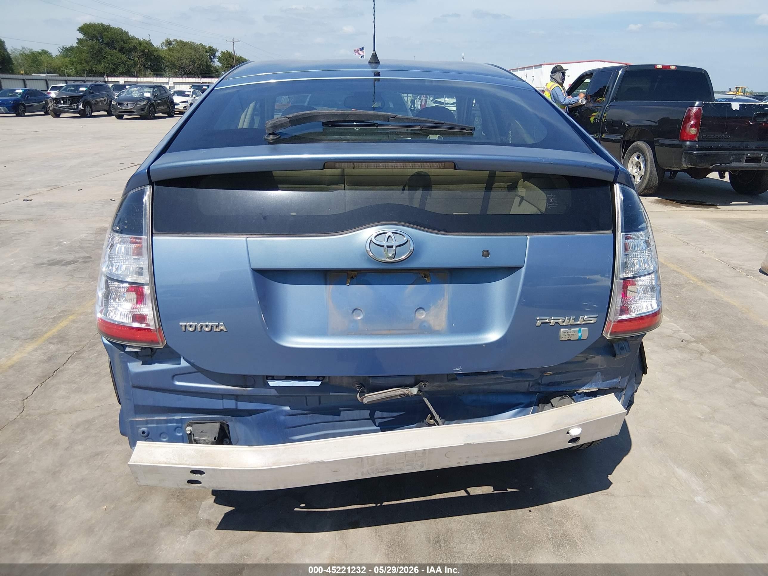 2005 Toyota Prius   Light Blue vin: JTDKB22U557043018