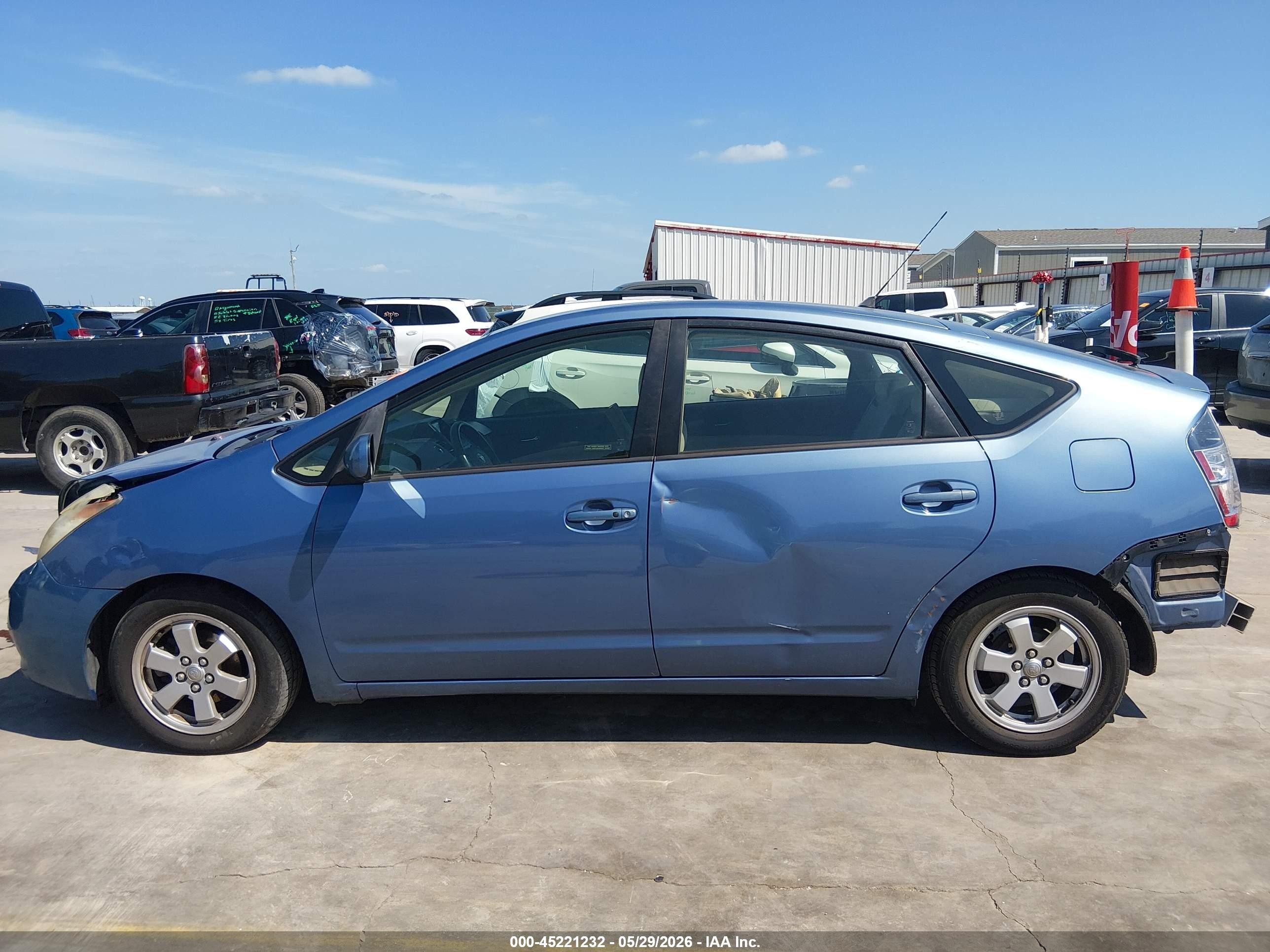 2005 Toyota Prius   Light Blue vin: JTDKB22U557043018