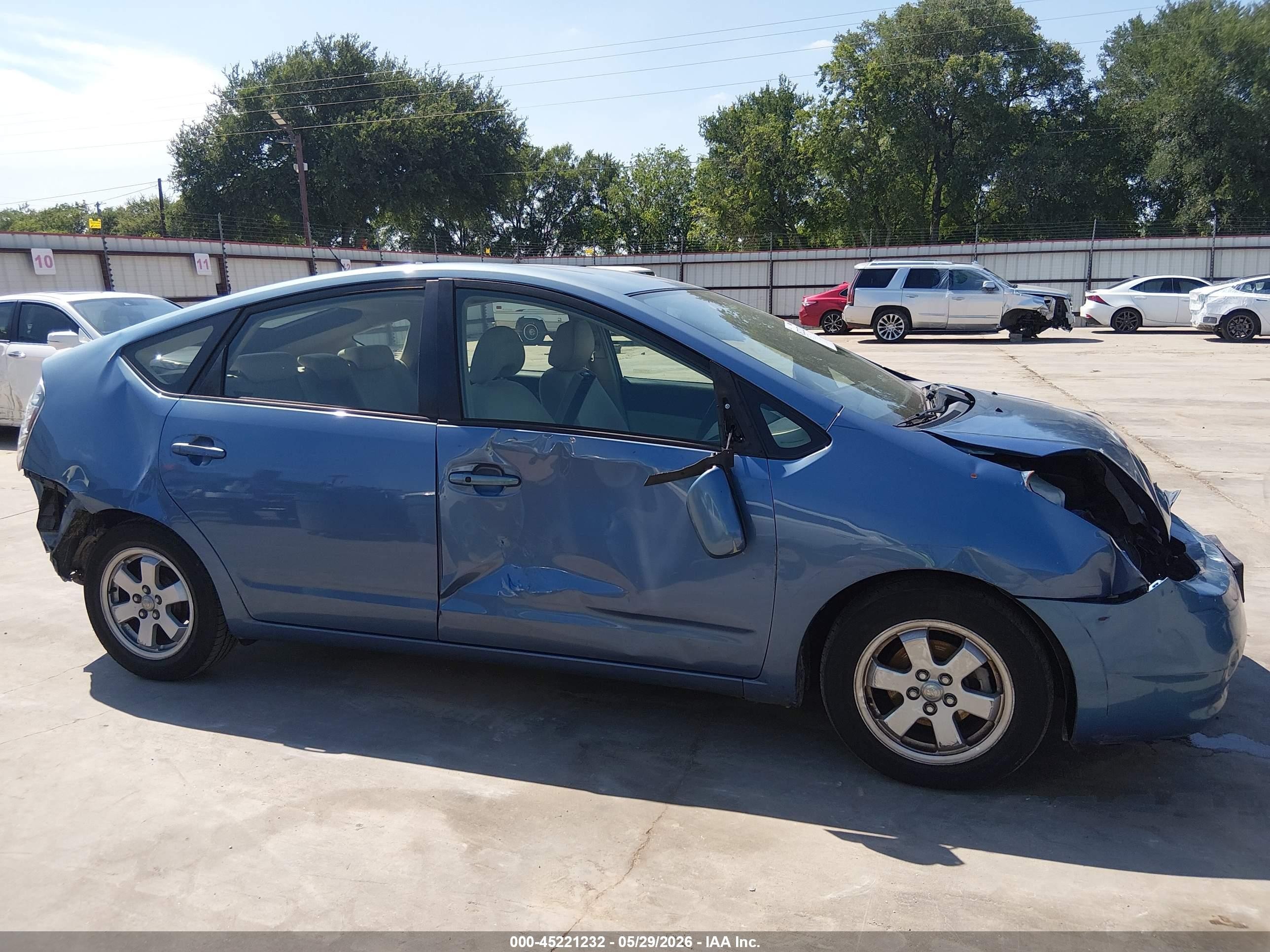 2005 Toyota Prius   Light Blue vin: JTDKB22U557043018