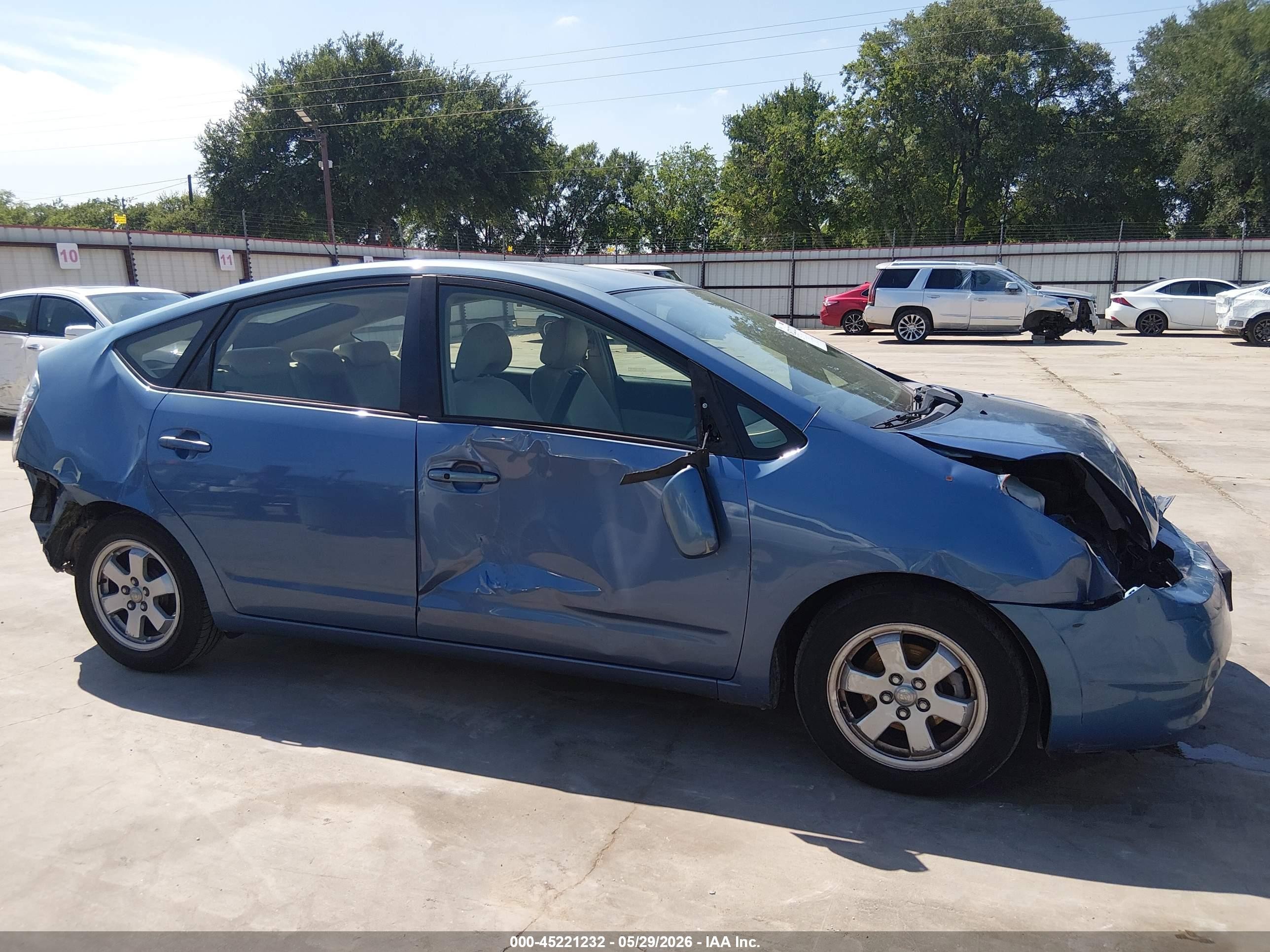 2005 Toyota Prius   Light Blue vin: JTDKB22U557043018