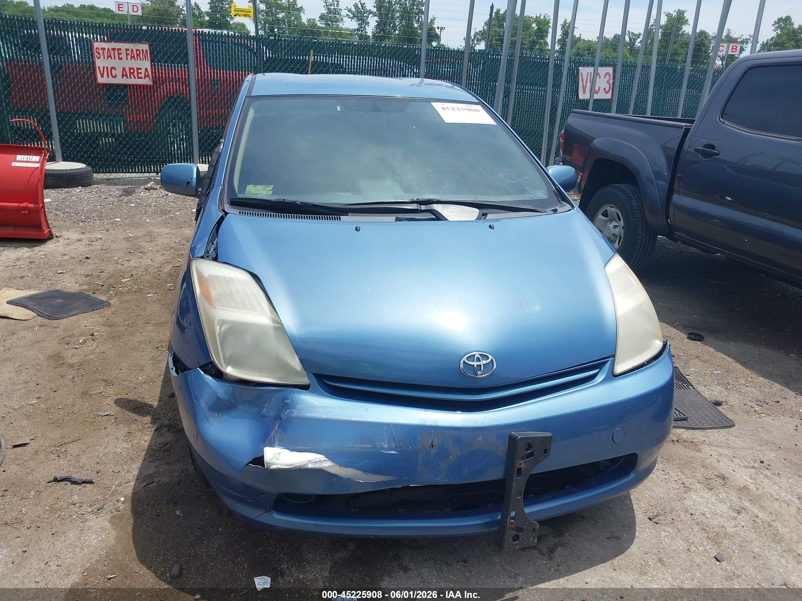 2004 Toyota Prius   Blue vin: JTDKB22U640102942
