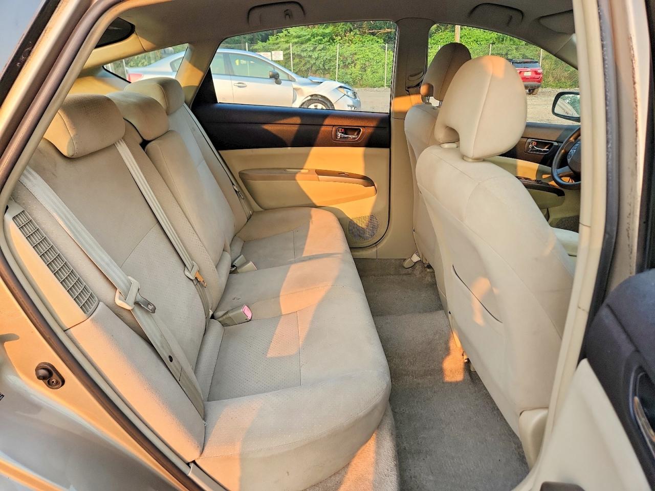 2006 Toyota Prius Base Tan vin: JTDKB22U663187413