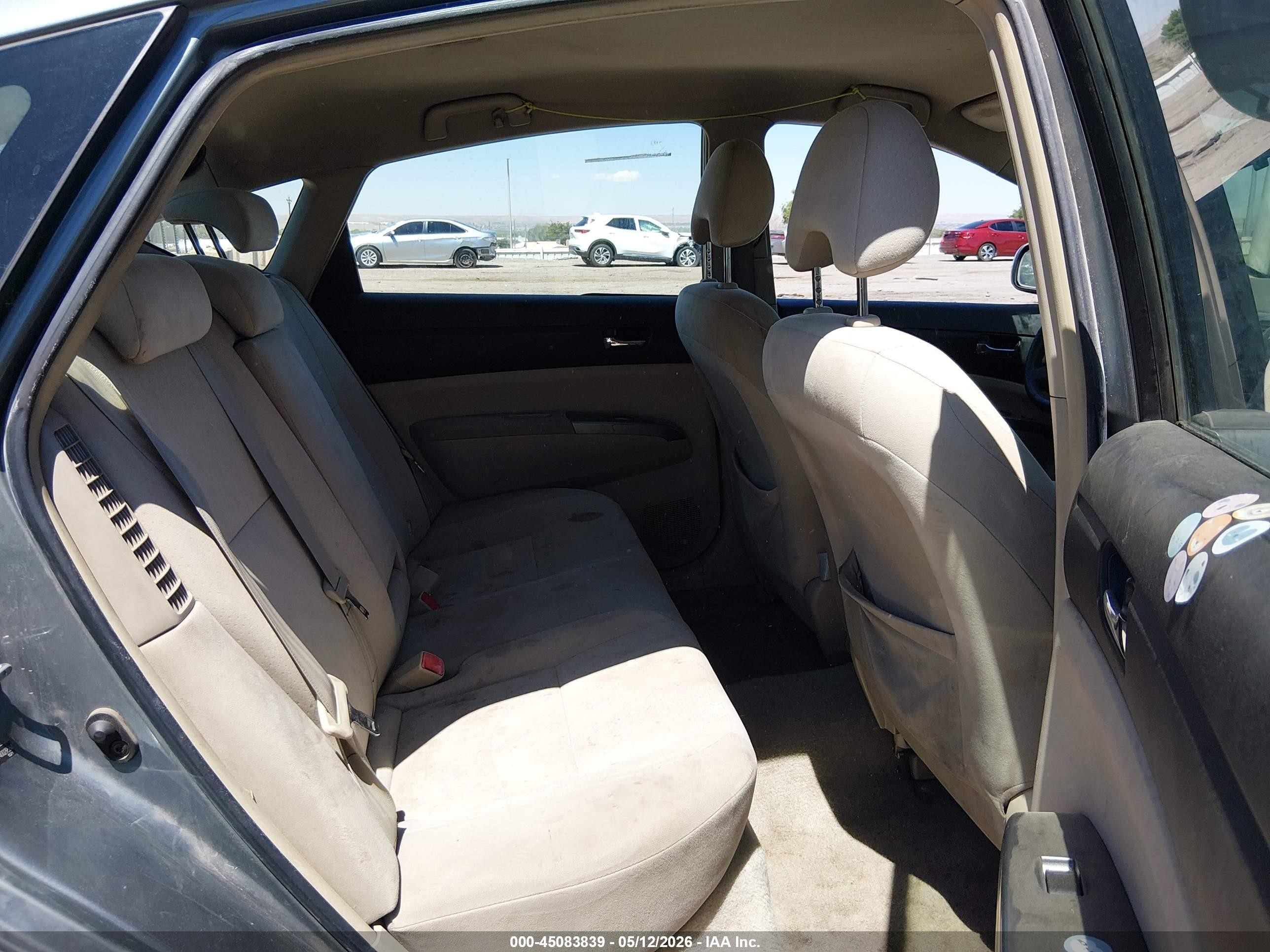 2004 Toyota Prius   Silver vin: JTDKB22U740029564