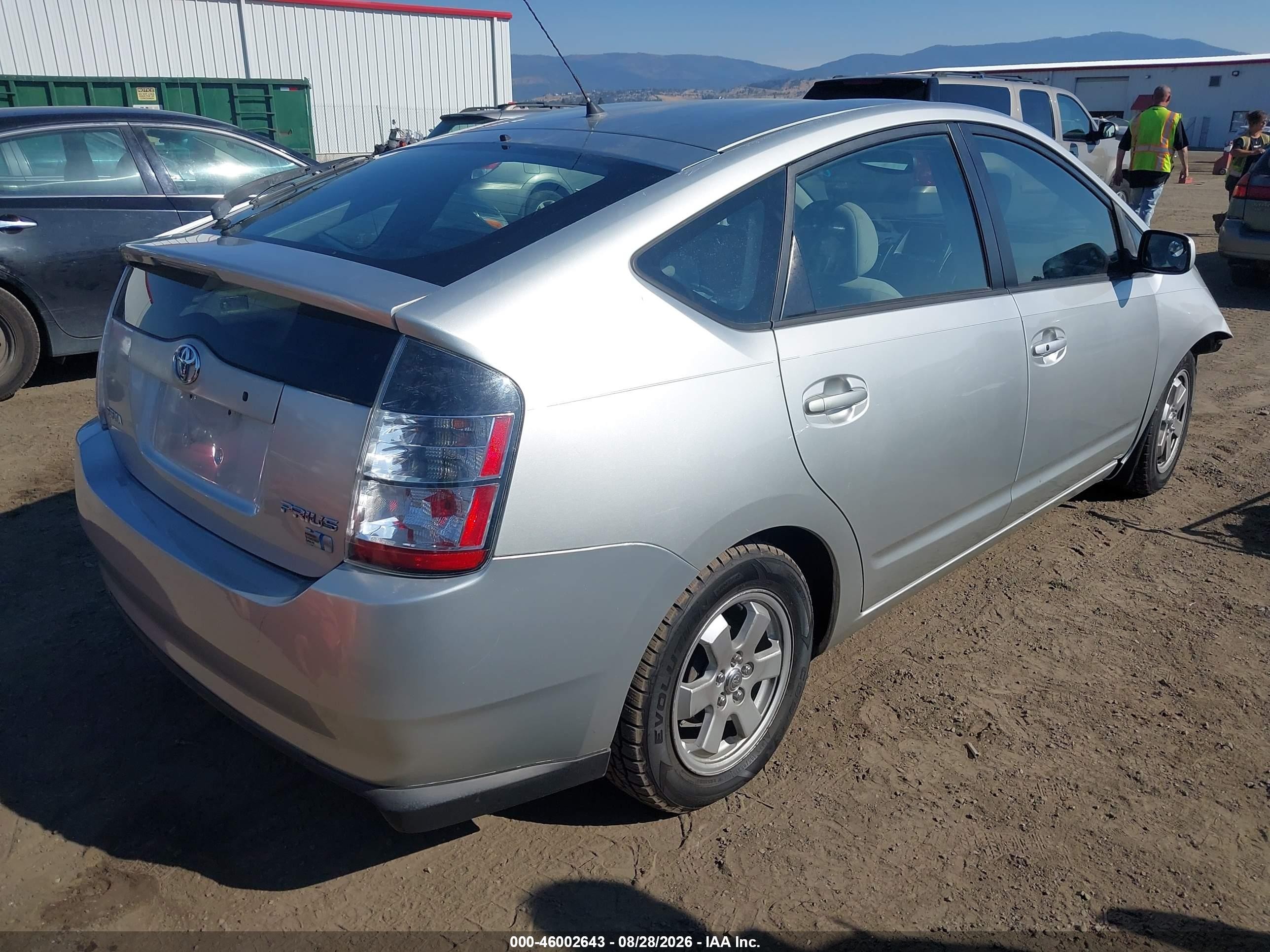 2004 Toyota Prius   Silver vin: JTDKB22U740114632