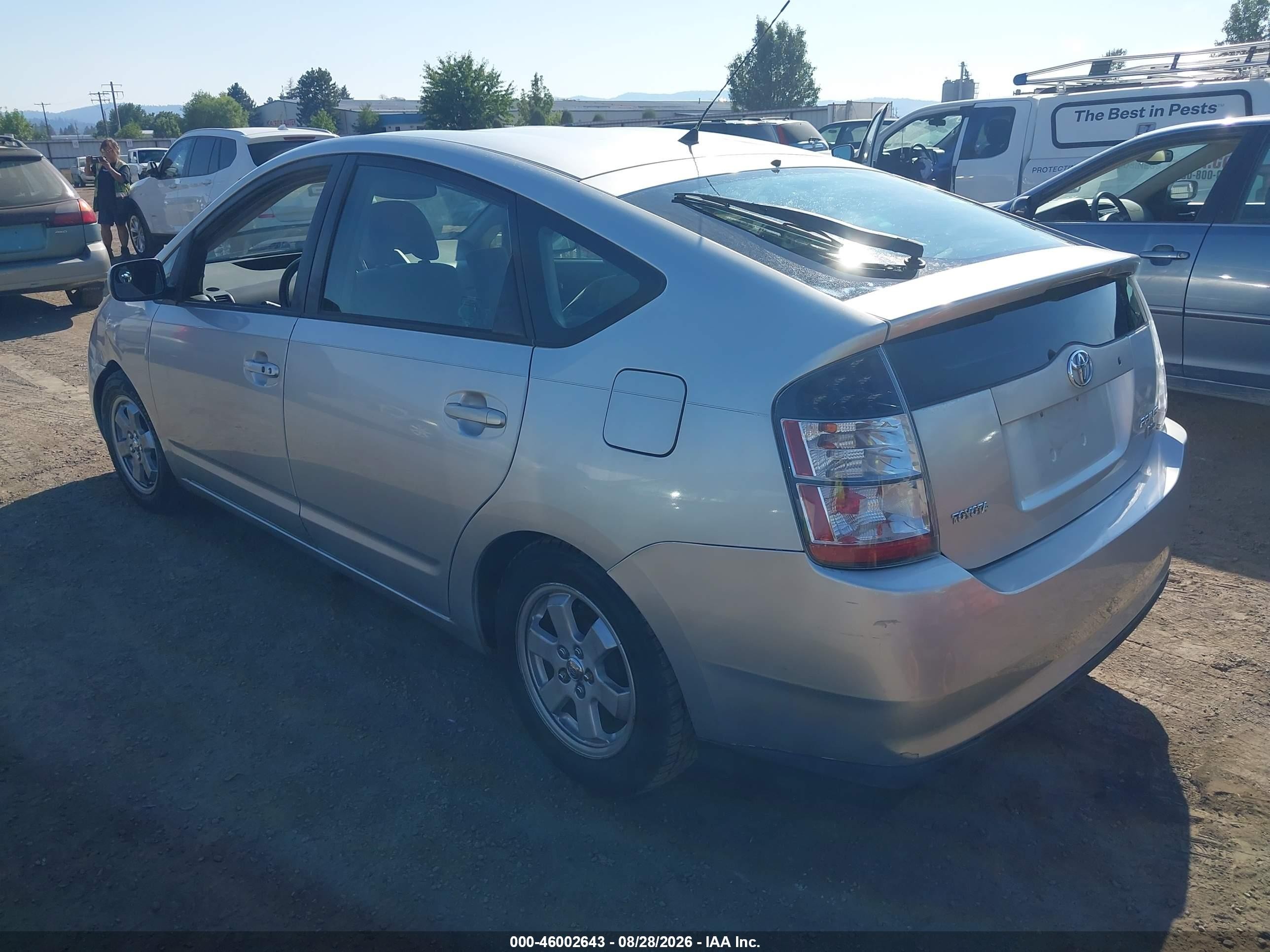 2004 Toyota Prius   Silver vin: JTDKB22U740114632