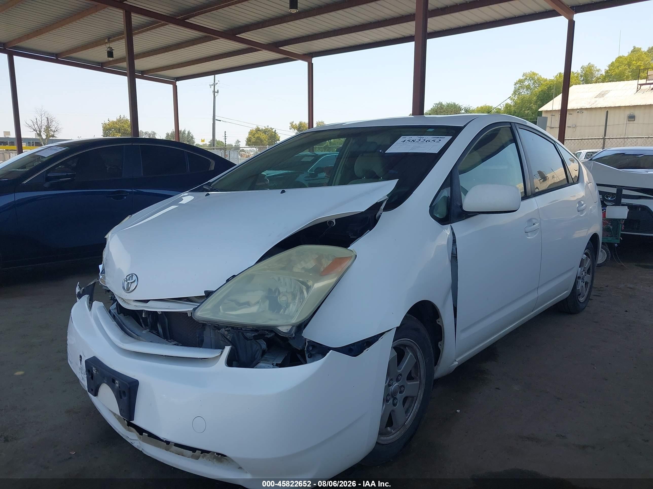 2004 Toyota Prius   White vin: JTDKB22U840005872