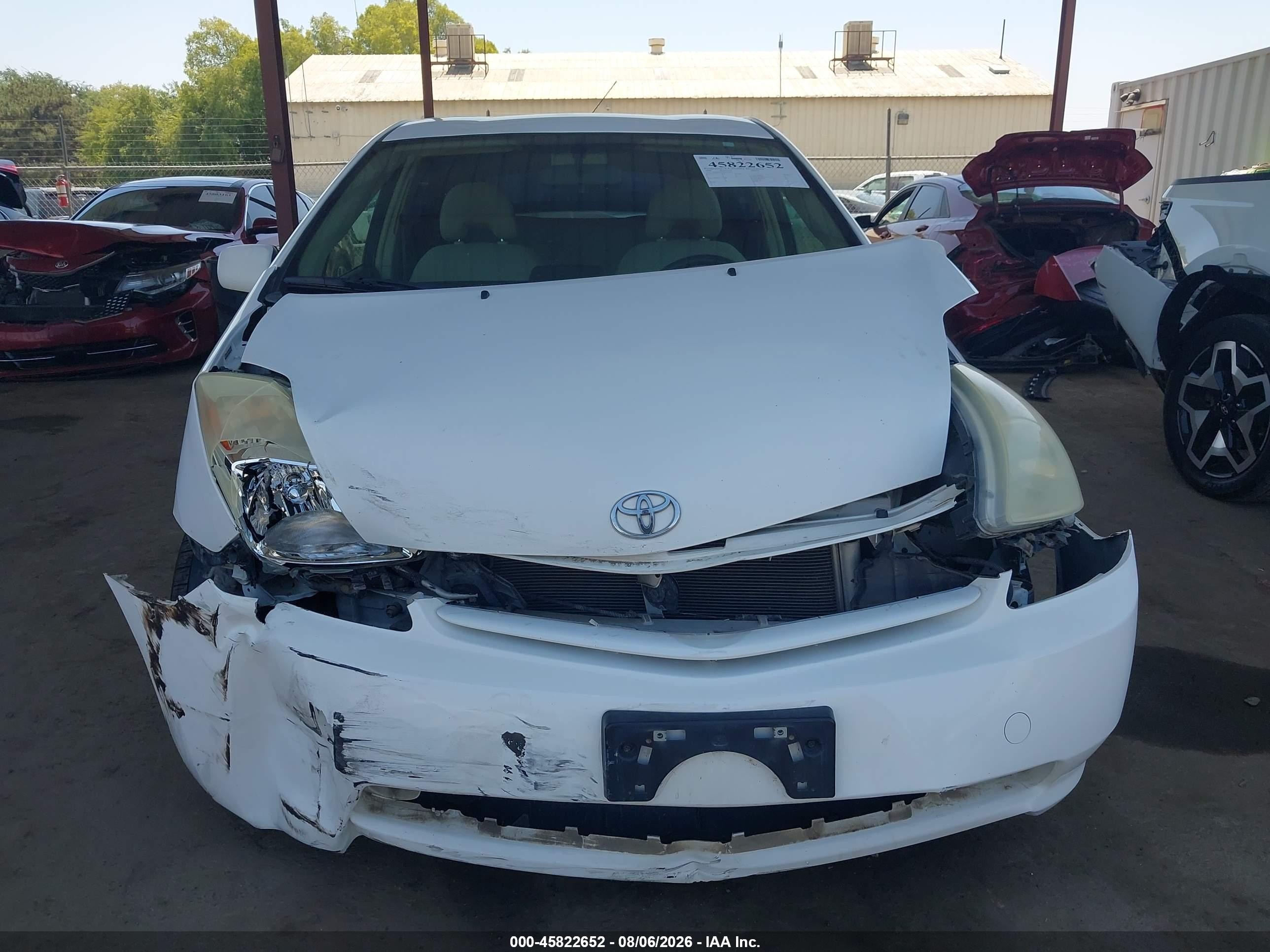 2004 Toyota Prius   White vin: JTDKB22U840005872