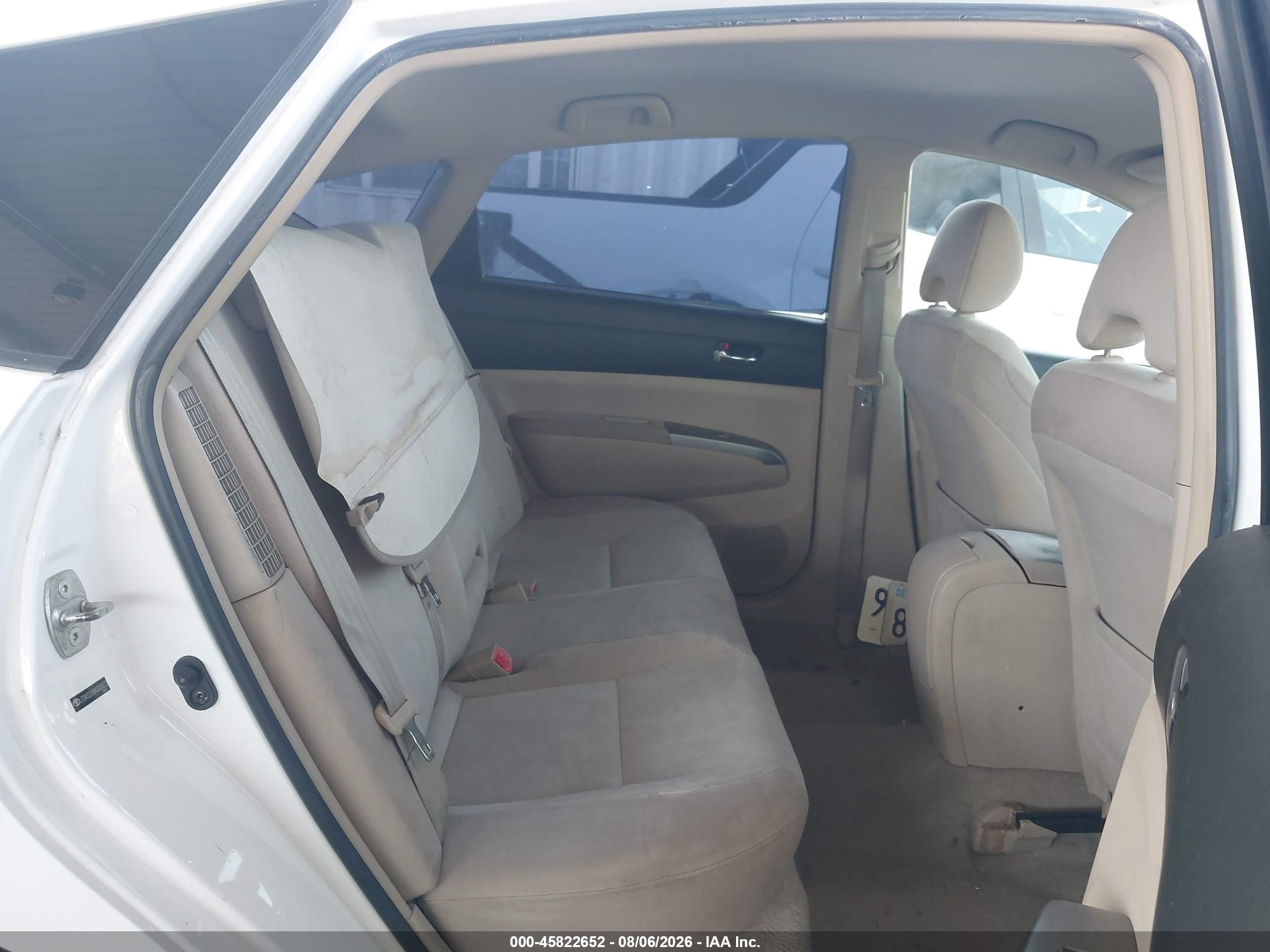 2004 Toyota Prius   White vin: JTDKB22U840005872
