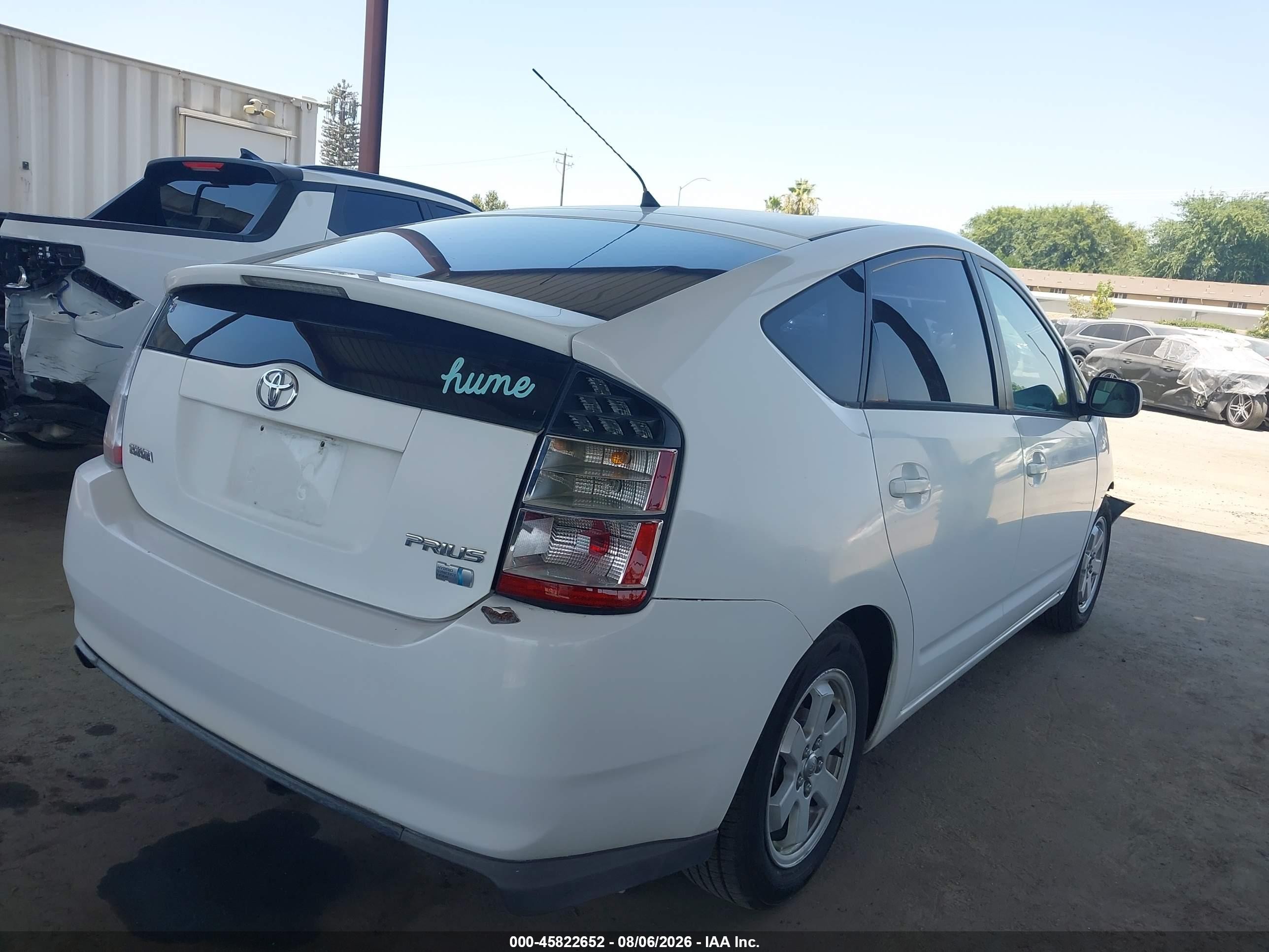 2004 Toyota Prius   White vin: JTDKB22U840005872