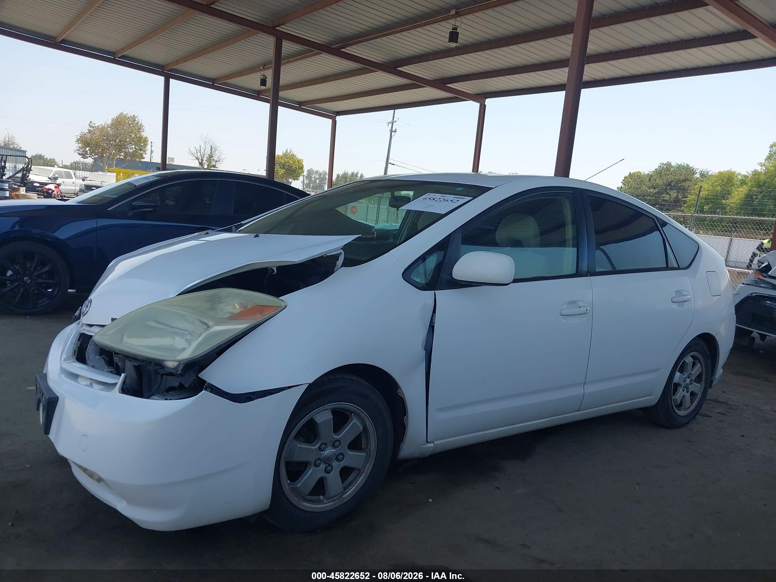 2004 Toyota Prius   White vin: JTDKB22U840005872