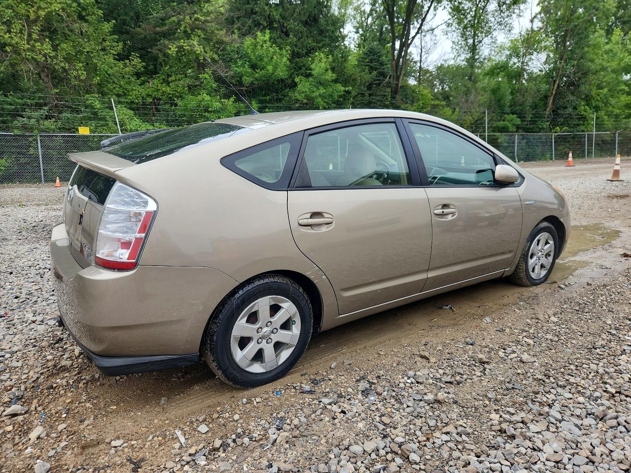 2006 Toyota Prius Base Желто-коричневый vin: JTDKB22U967532569