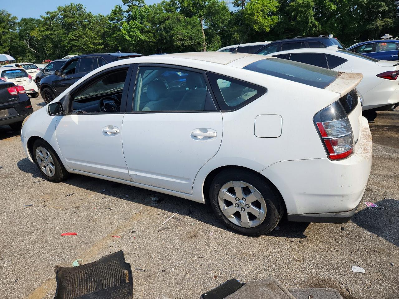 2004 Toyota Prius Base White vin: JTDKB22UX40080489