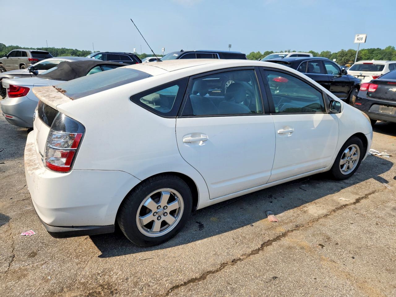 2004 Toyota Prius Base White vin: JTDKB22UX40080489