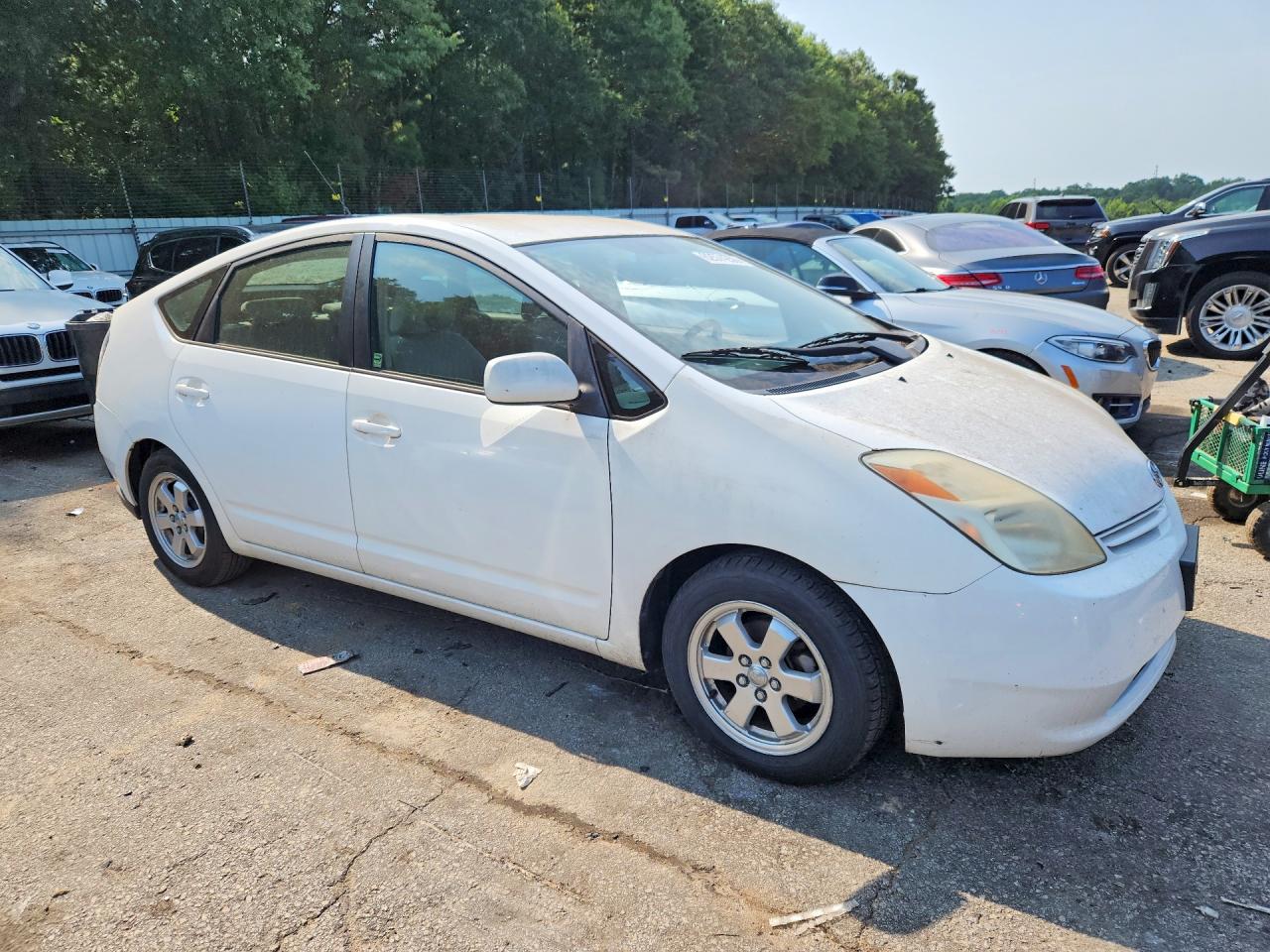 2004 Toyota Prius Base White vin: JTDKB22UX40080489